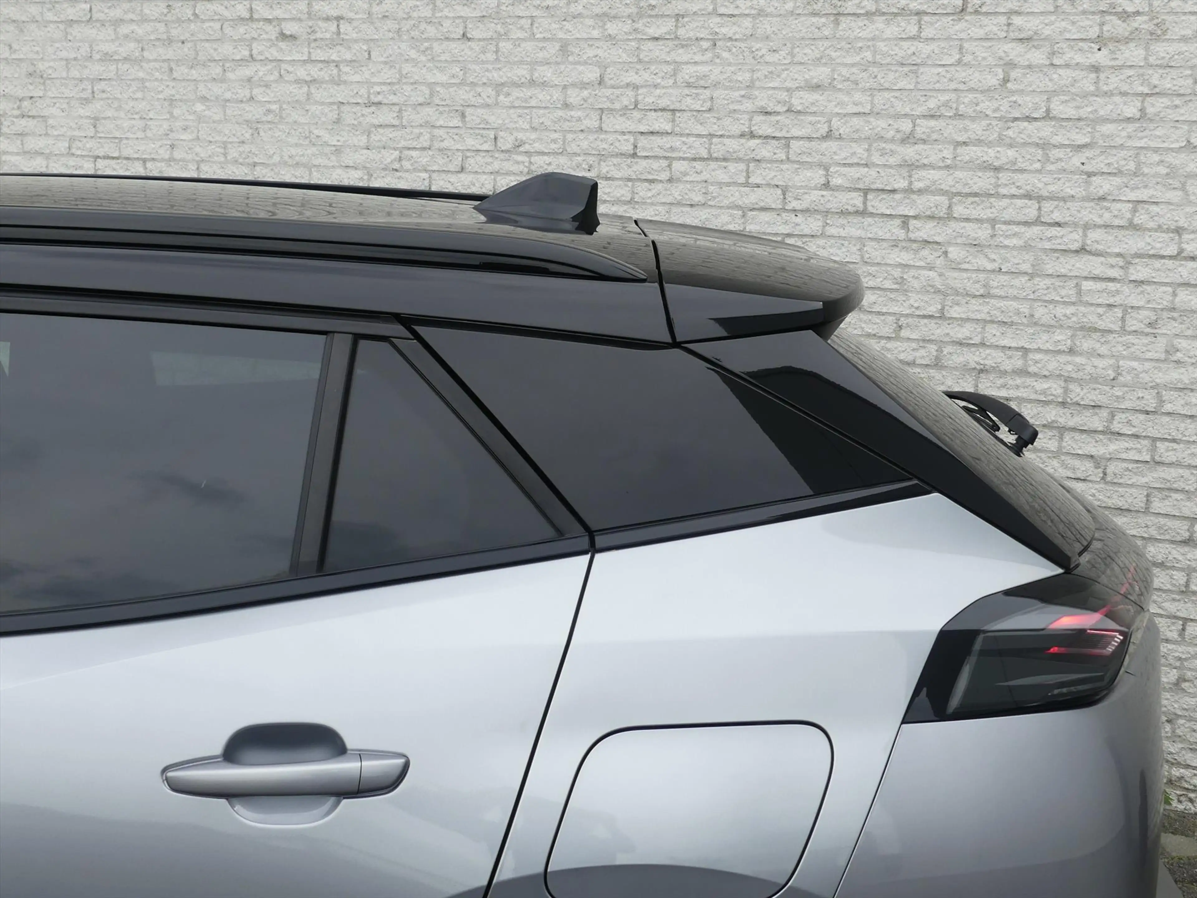 Peugeot e-2008 EV 50kWh 136PK GT NAVI/KEYLESS ENTRY/ADAPT.CRUISE/ — photo 37