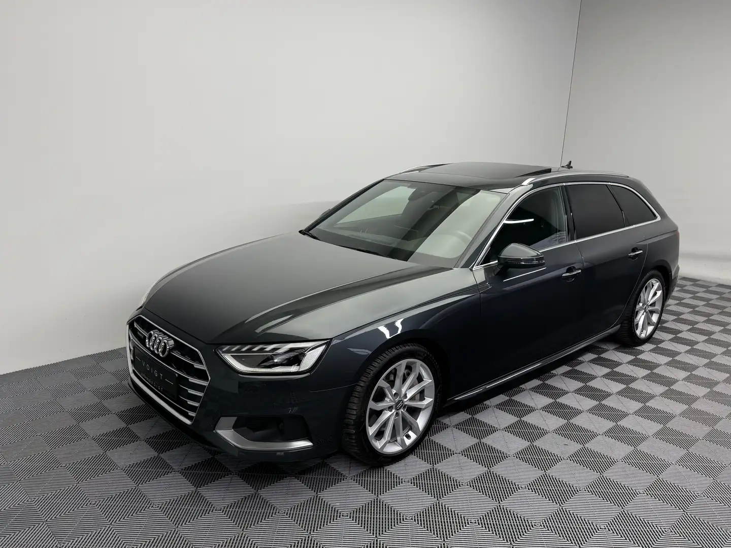 Audi A4 45 TDI S-Line|2.Hand|Pano|Matrix-LED|AHK| Grijs - 2