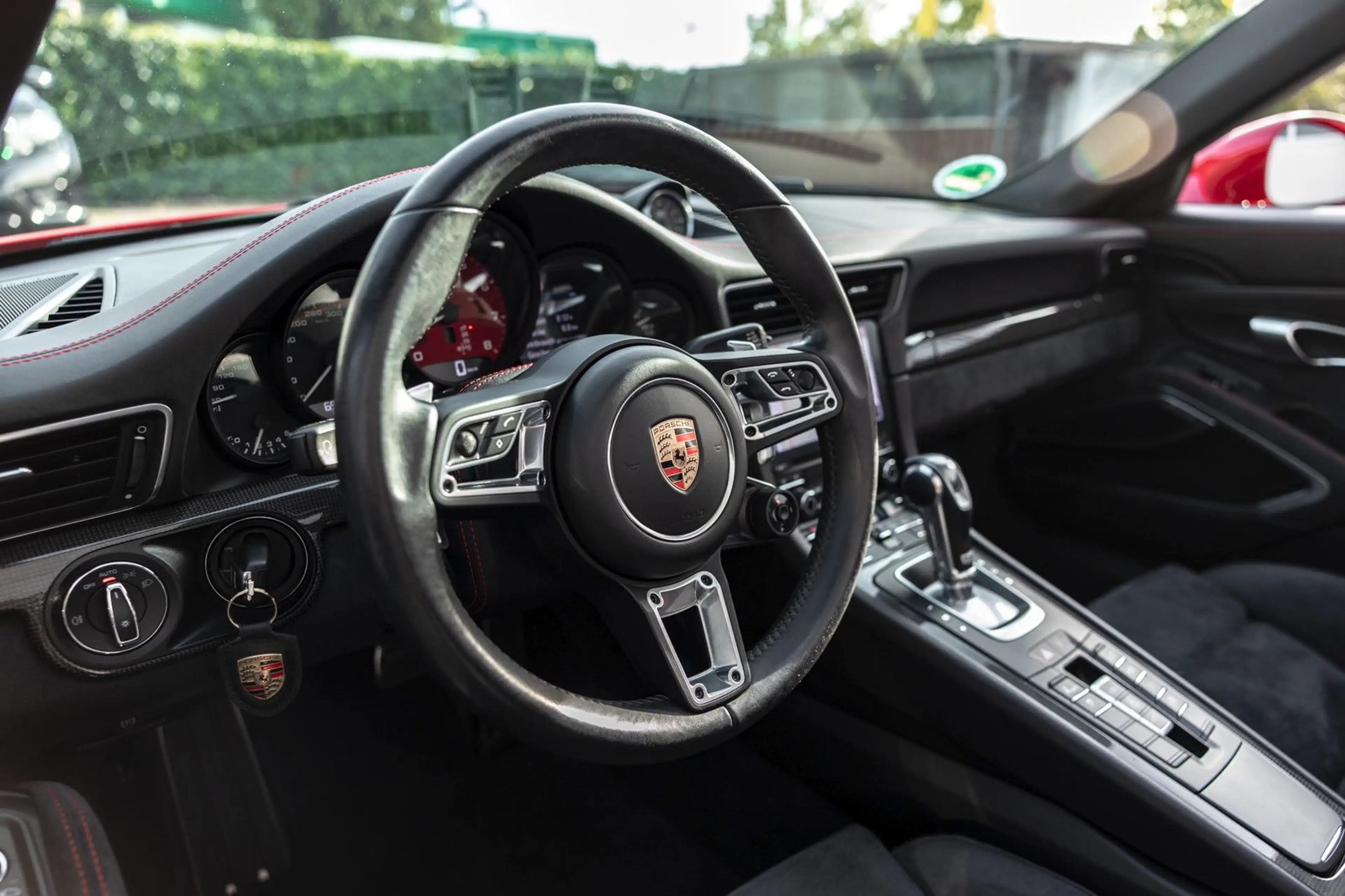 Porsche 991 911 4 GTS Cabrio LIFT+PDCC+VIERRADLENKUNG+PTV+ — photo 11