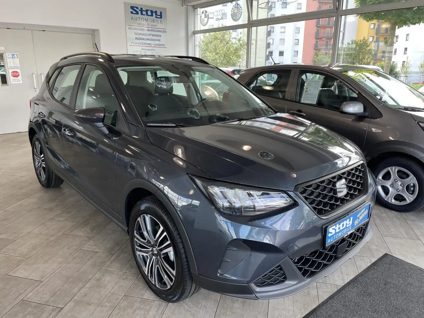 SEAT Arona 1.0 TSI DSG Style Edition Navi PDC v+h Kamera Grau - 2