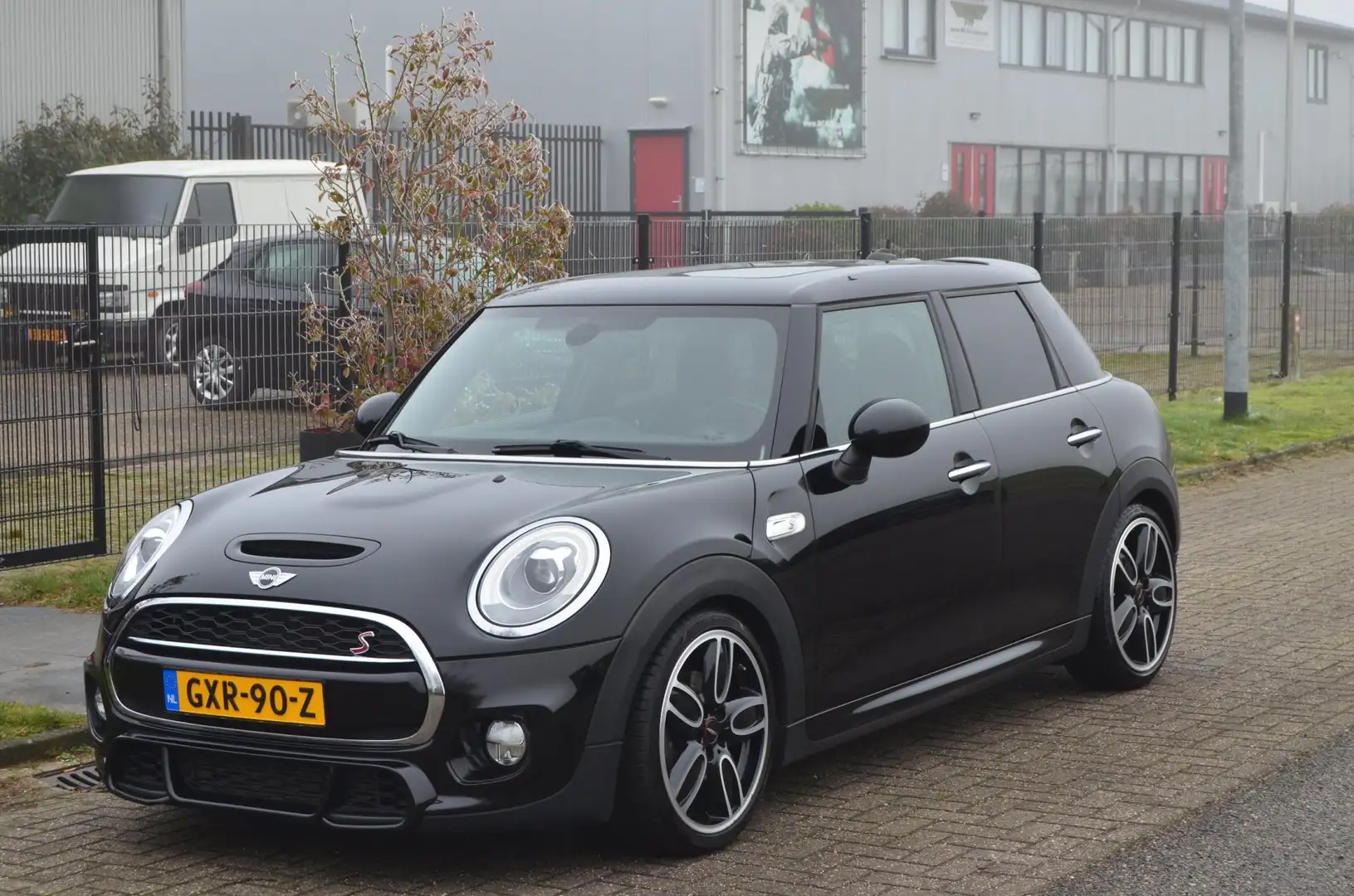 MINI John Cooper Works Mini 2.0 S Chili JCW Serious Business Noir - 1