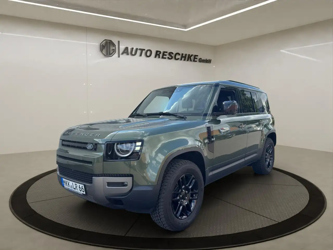 Land Rover Defender 2026