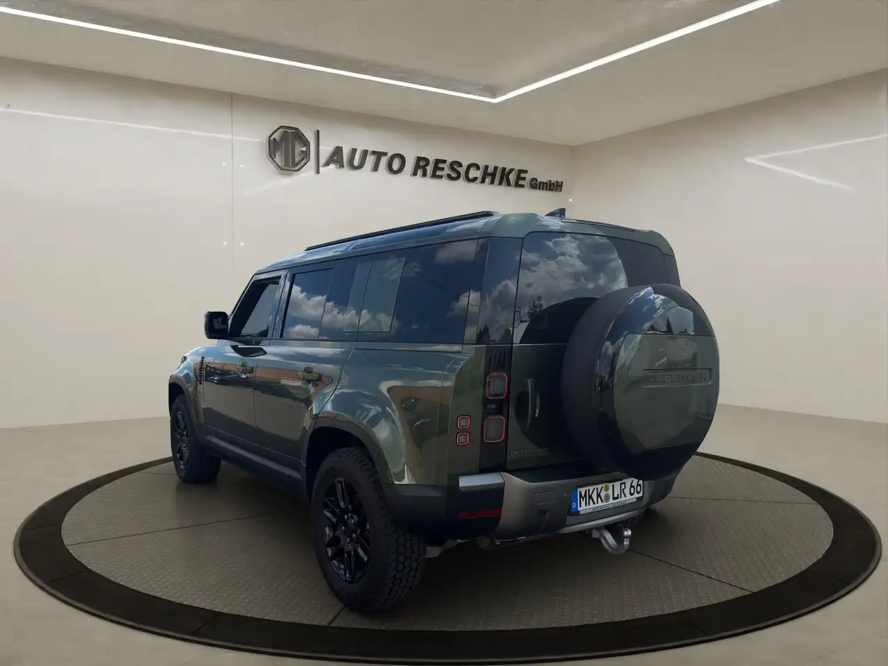 Land Rover Defender 2026