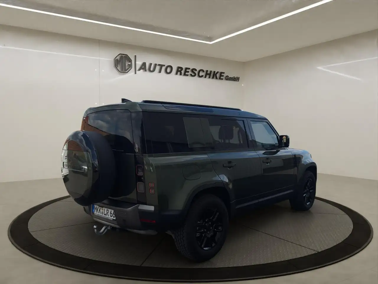 Land Rover Defender 2026