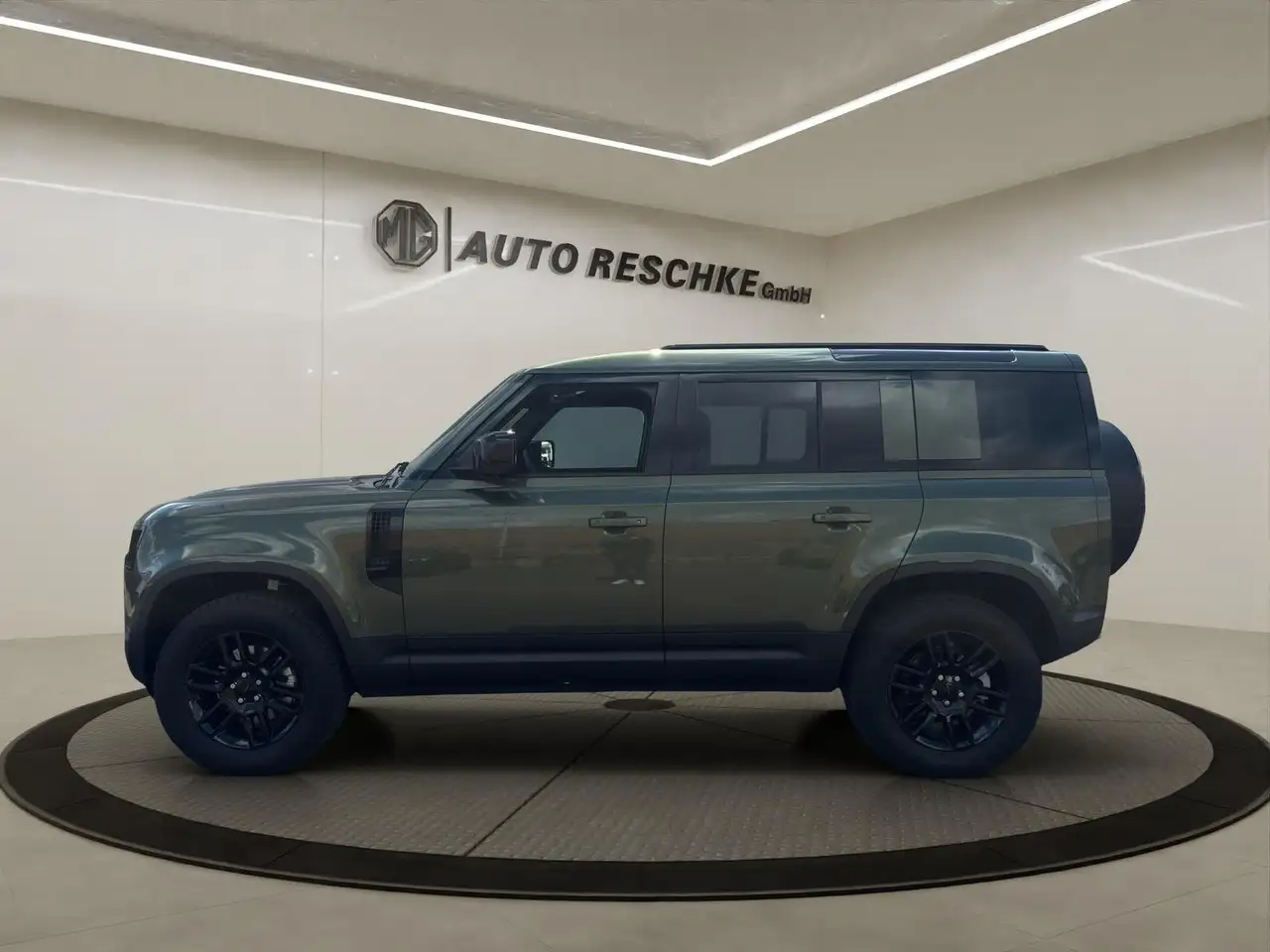 Land Rover Defender 2026