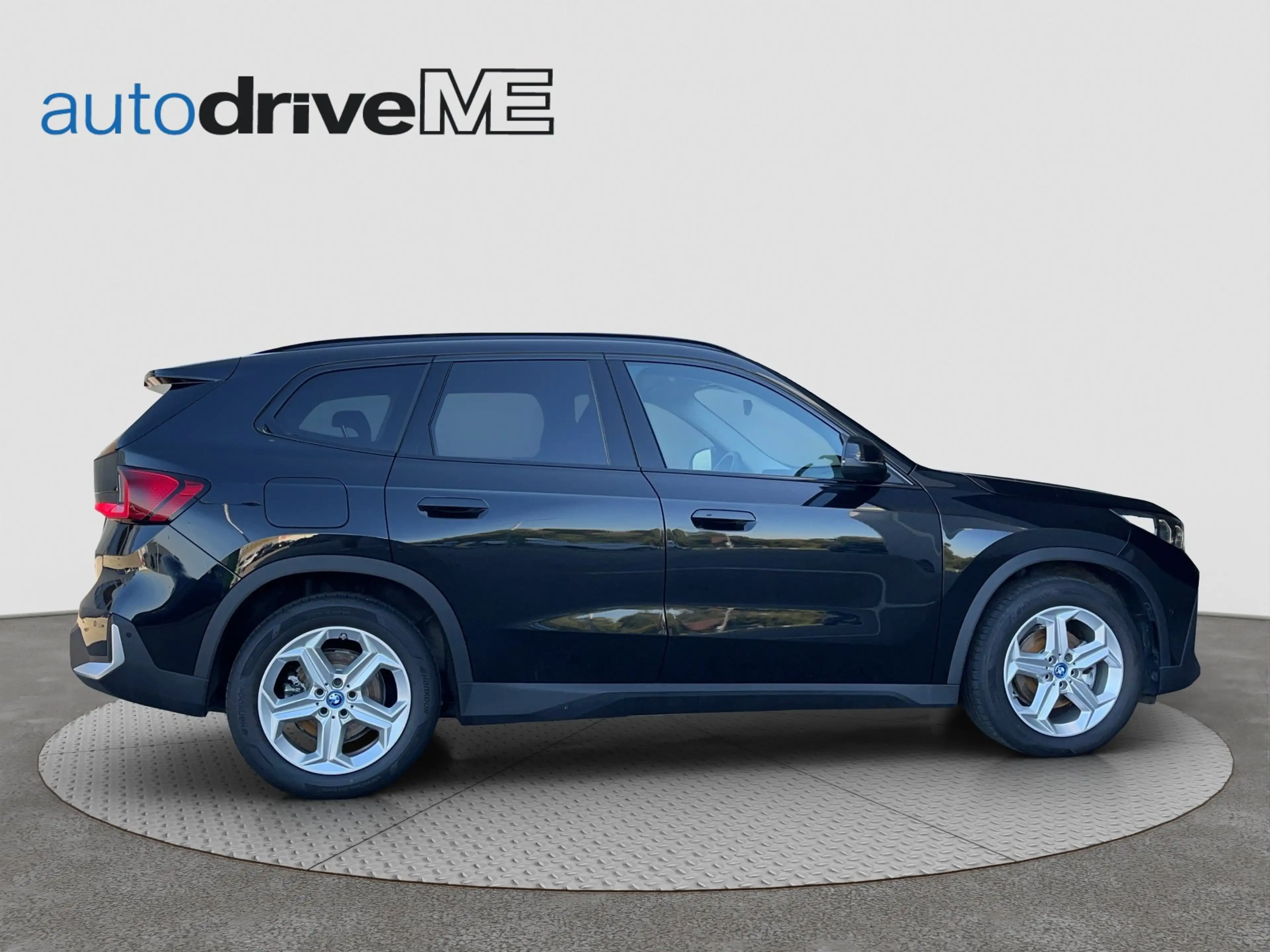 BMW iX1 eDrive 20 KAM LED ACC Kam. SHZ AHK AUT LM — photo 8