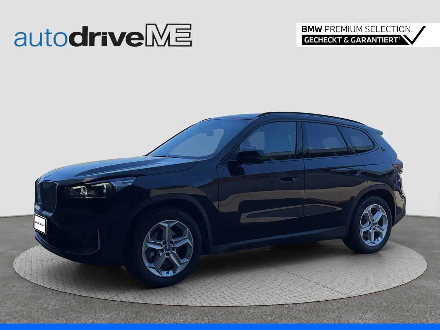 BMW iX1 eDrive 20 KAM LED ACC Kam. SHZ AHK AUT LM Schwarz - 1
