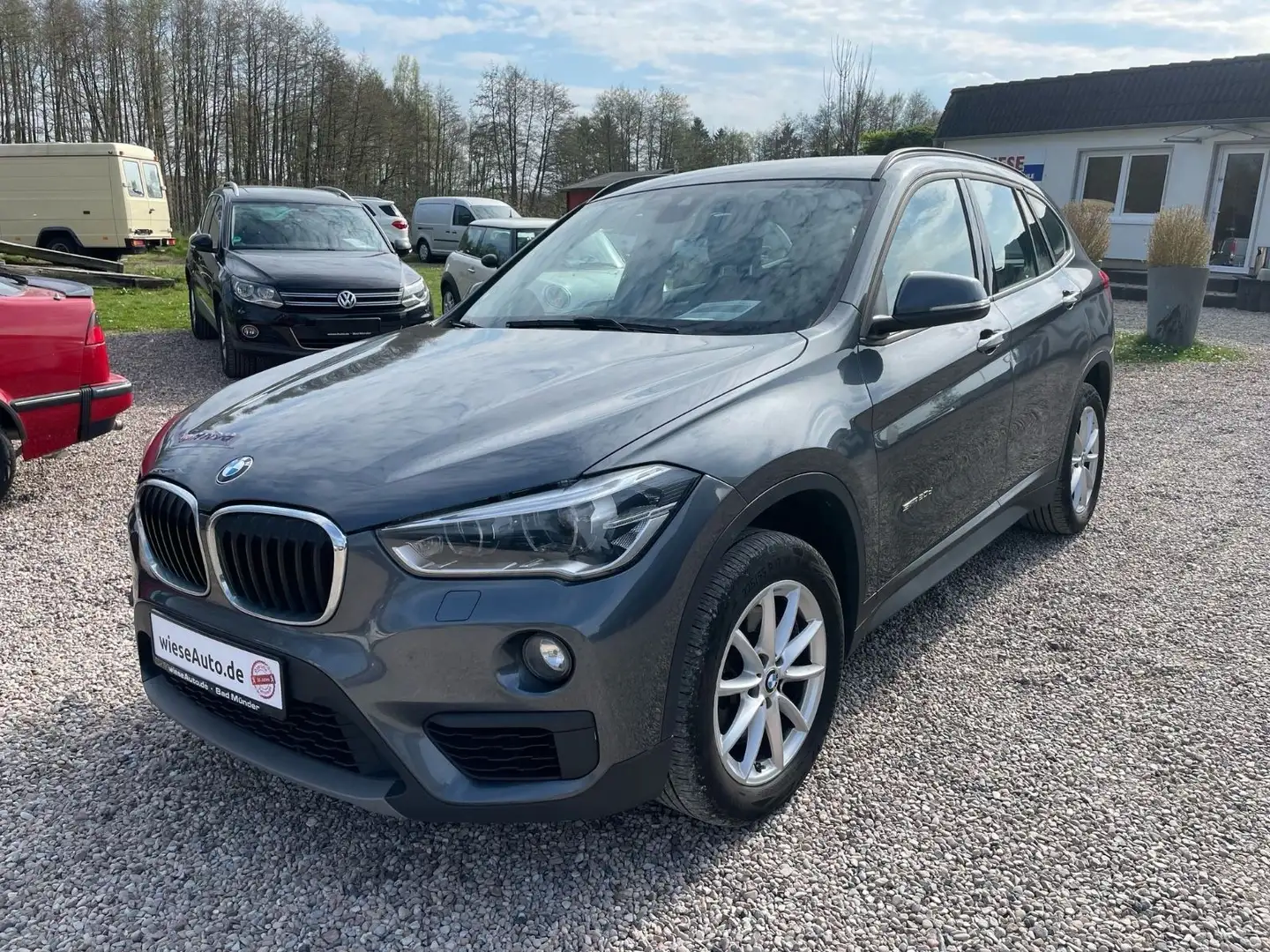 BMW X1 sDrive 20 d Advantage Automatik, AHK, Grigio - 1