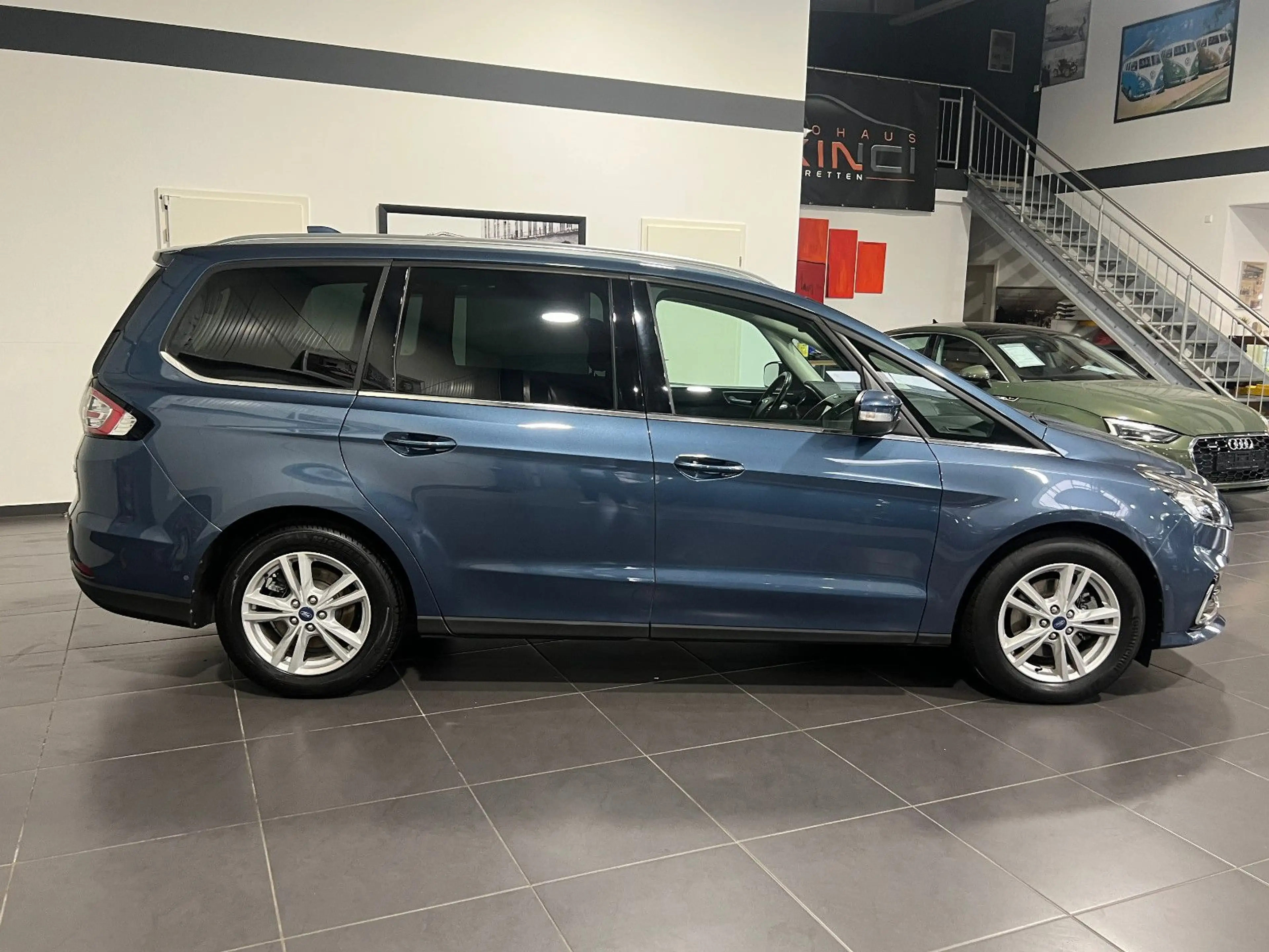 Ford Galaxy 2.5 Hybrid Automatik **7-Sitze*Navi*AHK** — photo 6