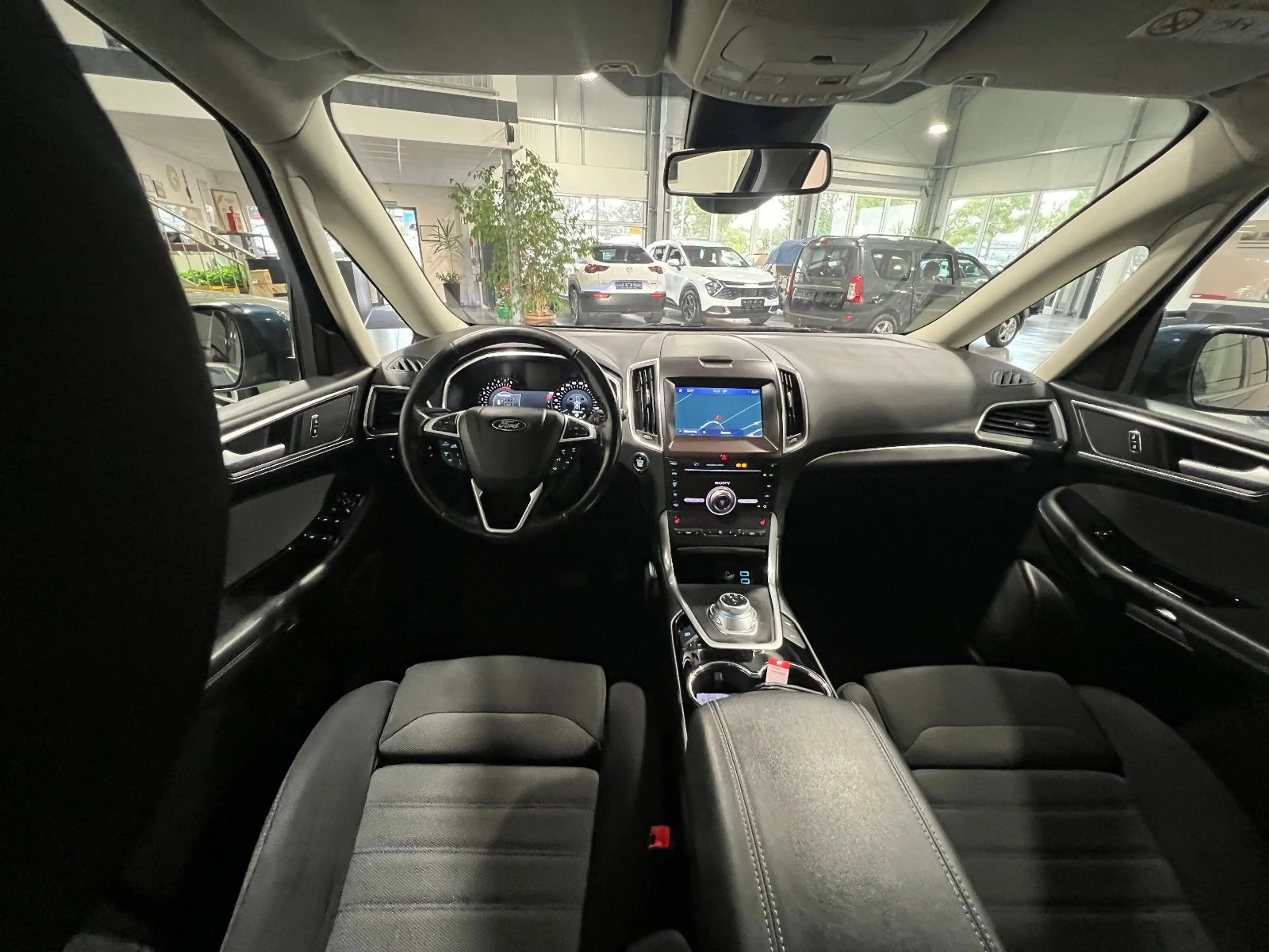 Ford Galaxy 2.5 Hybrid Automatik **7-Sitze*Navi*AHK** — photo 15