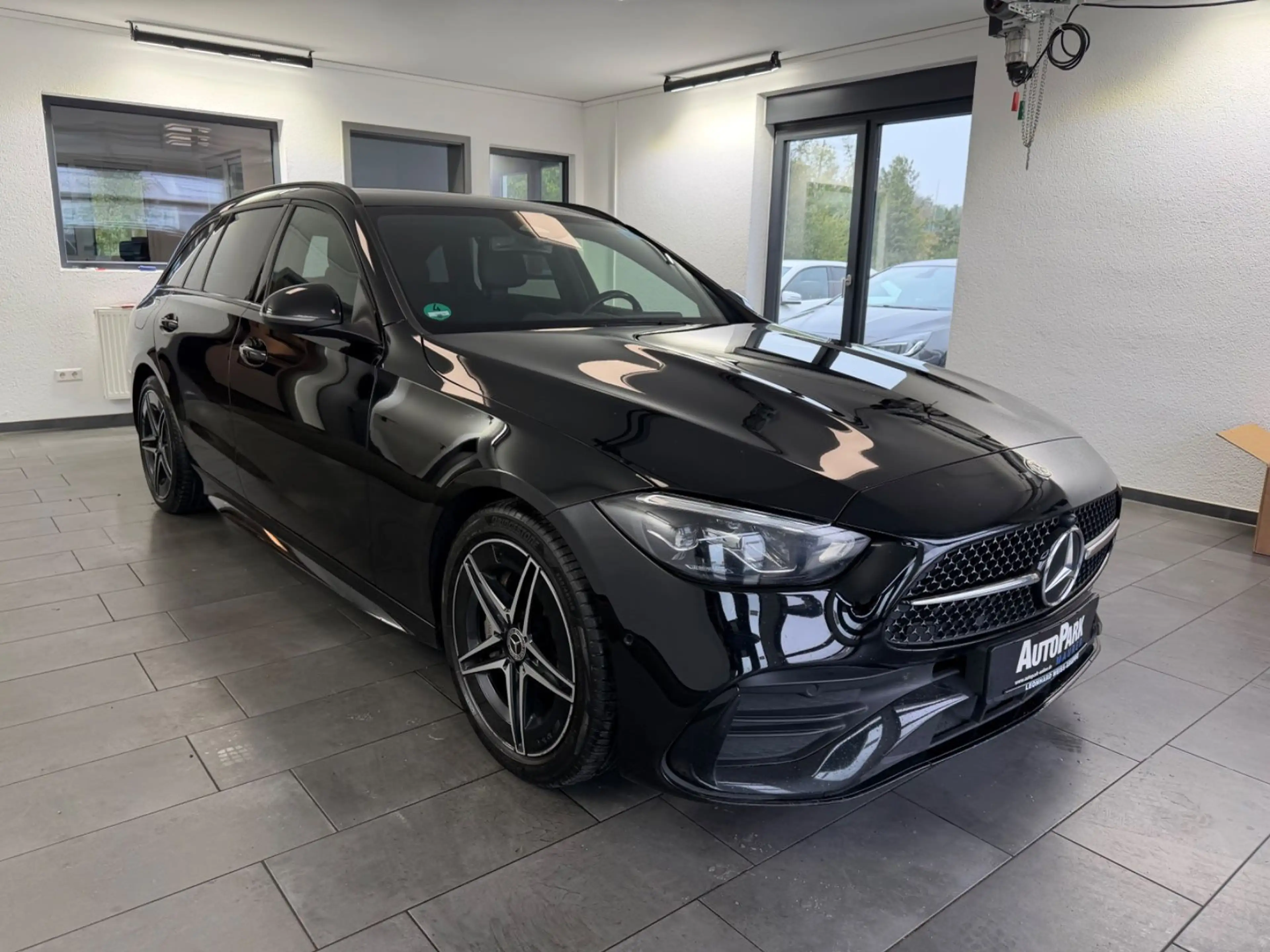 Mercedes-Benz C 220 d T AMG LINE | DISTRONIC | NIGHT | CARPLAY — photo 4