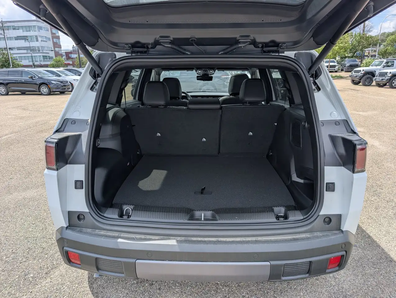 Jeep Cherokee снимка Jeep Cherokee