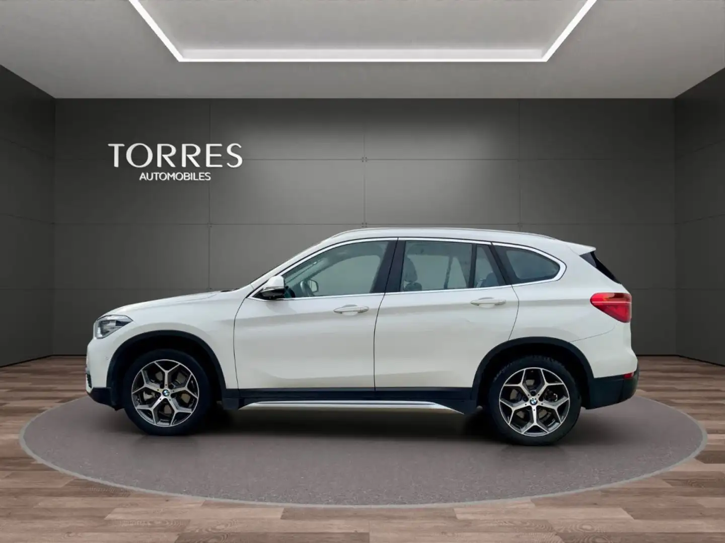 BMW X1 20i X line X drive 192ch bva Wit - 1