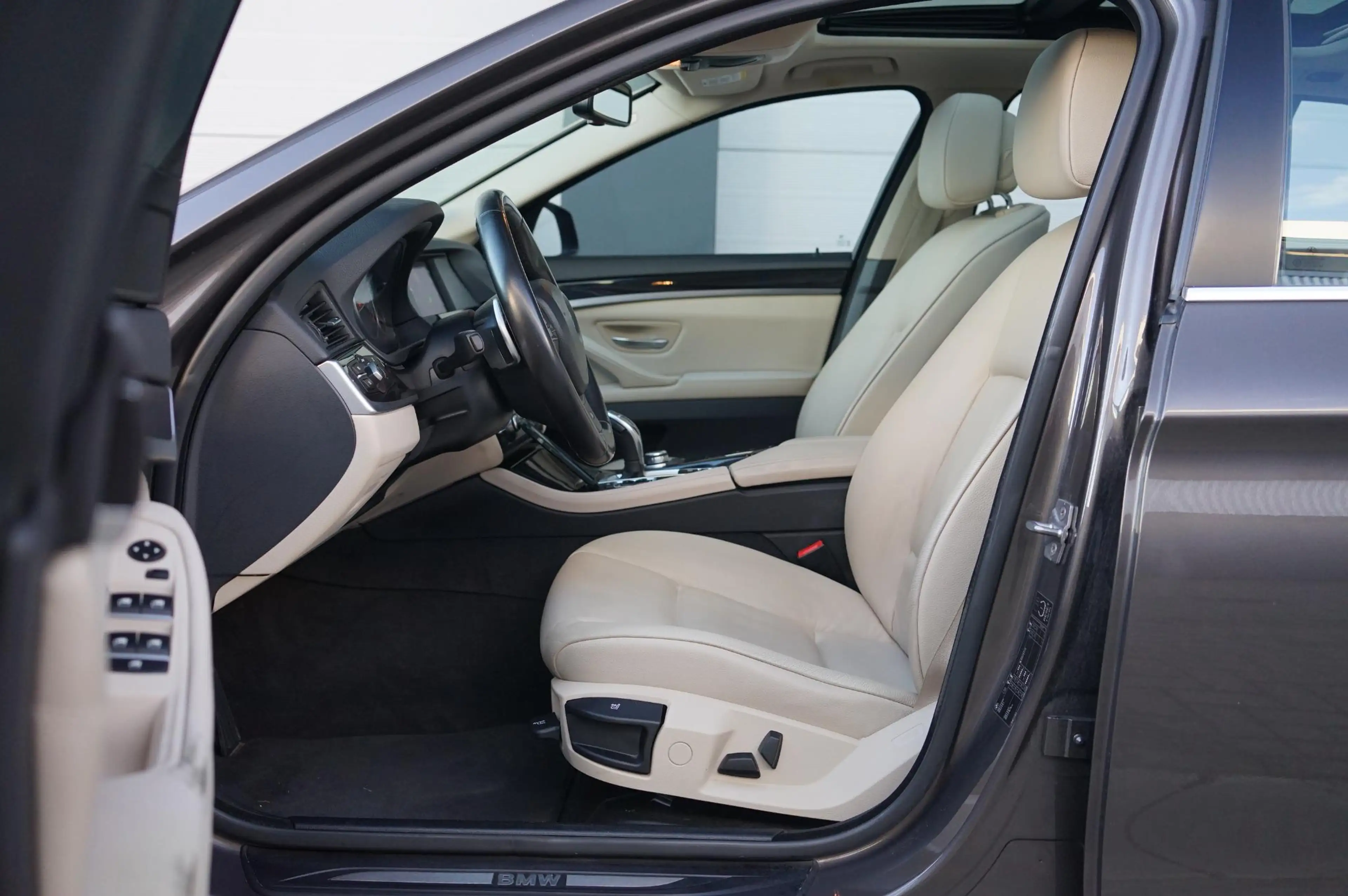 BMW 523 5-serie Touring 523i High Executive — photo 6