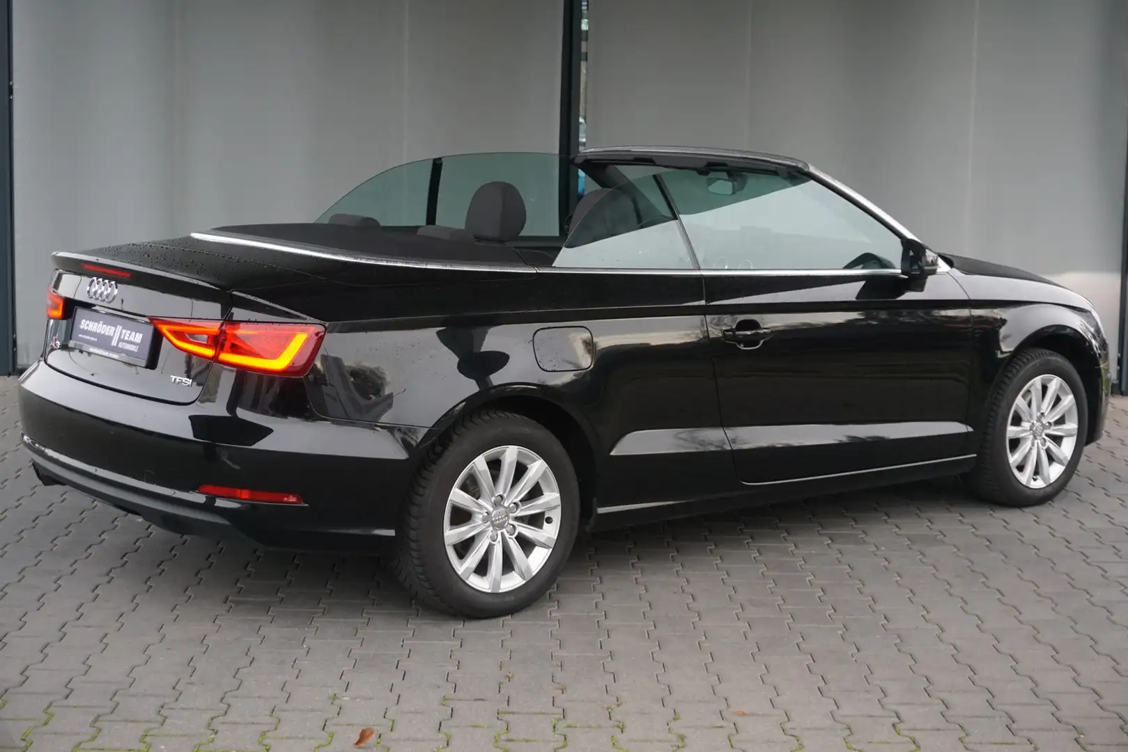 Audi A3 Cabriolet 1.4 TFSI attraction Xenon Navi PDC Noir - 2