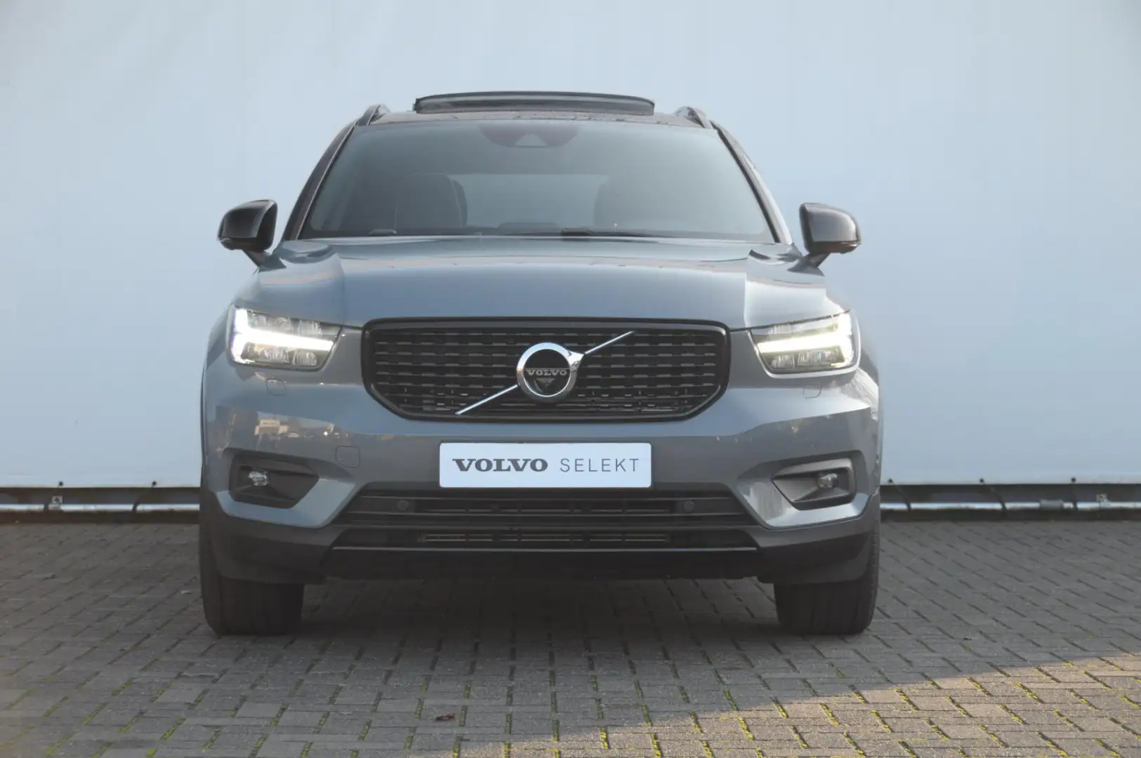 Volvo XC40 T5 262PK Automaat Recharge R-Design Gereserveerd Gris - 2