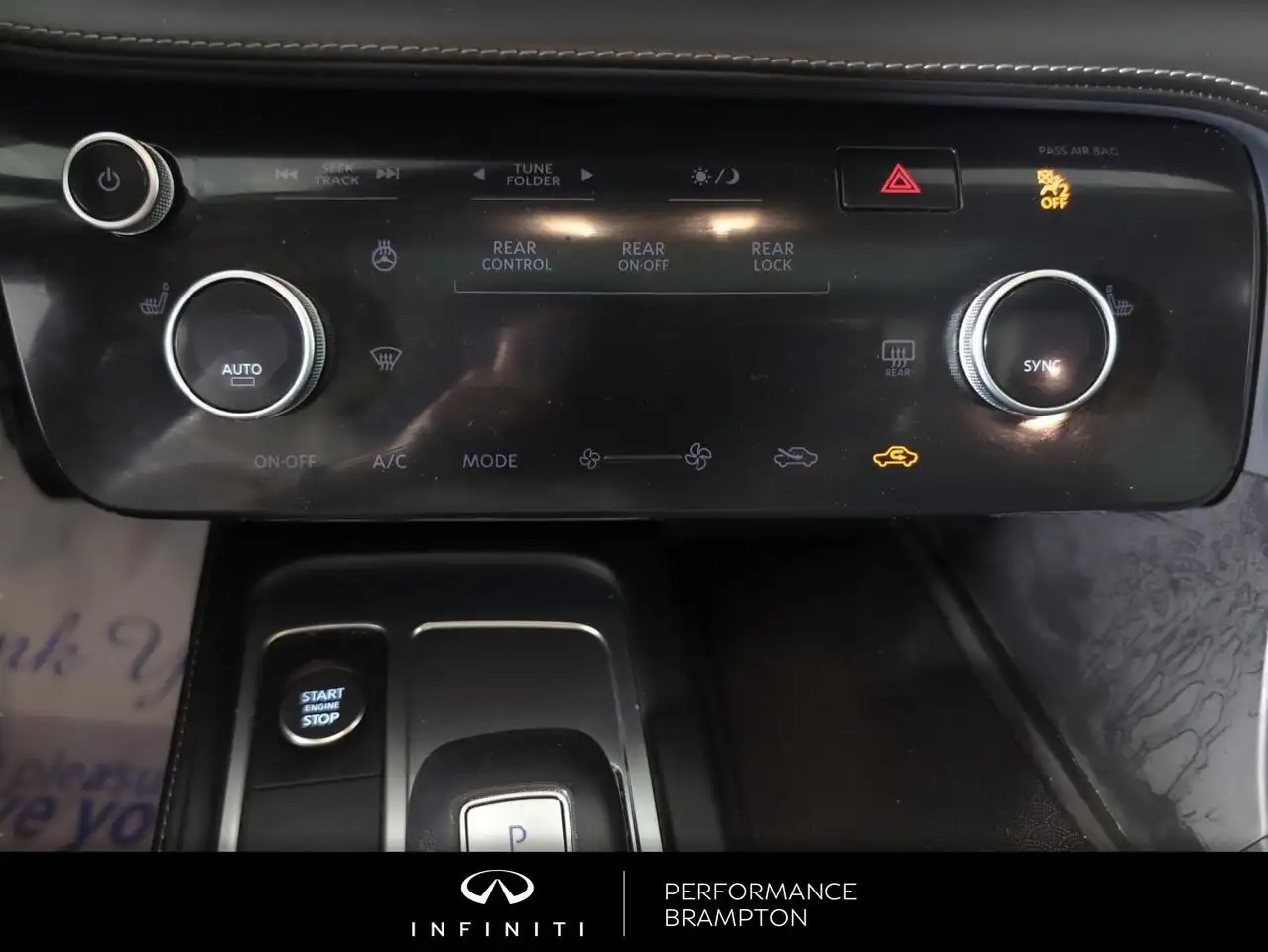 Infiniti QX60 снимка Infiniti QX60