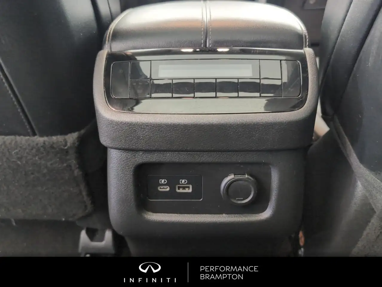 Infiniti QX60 снимка Infiniti QX60