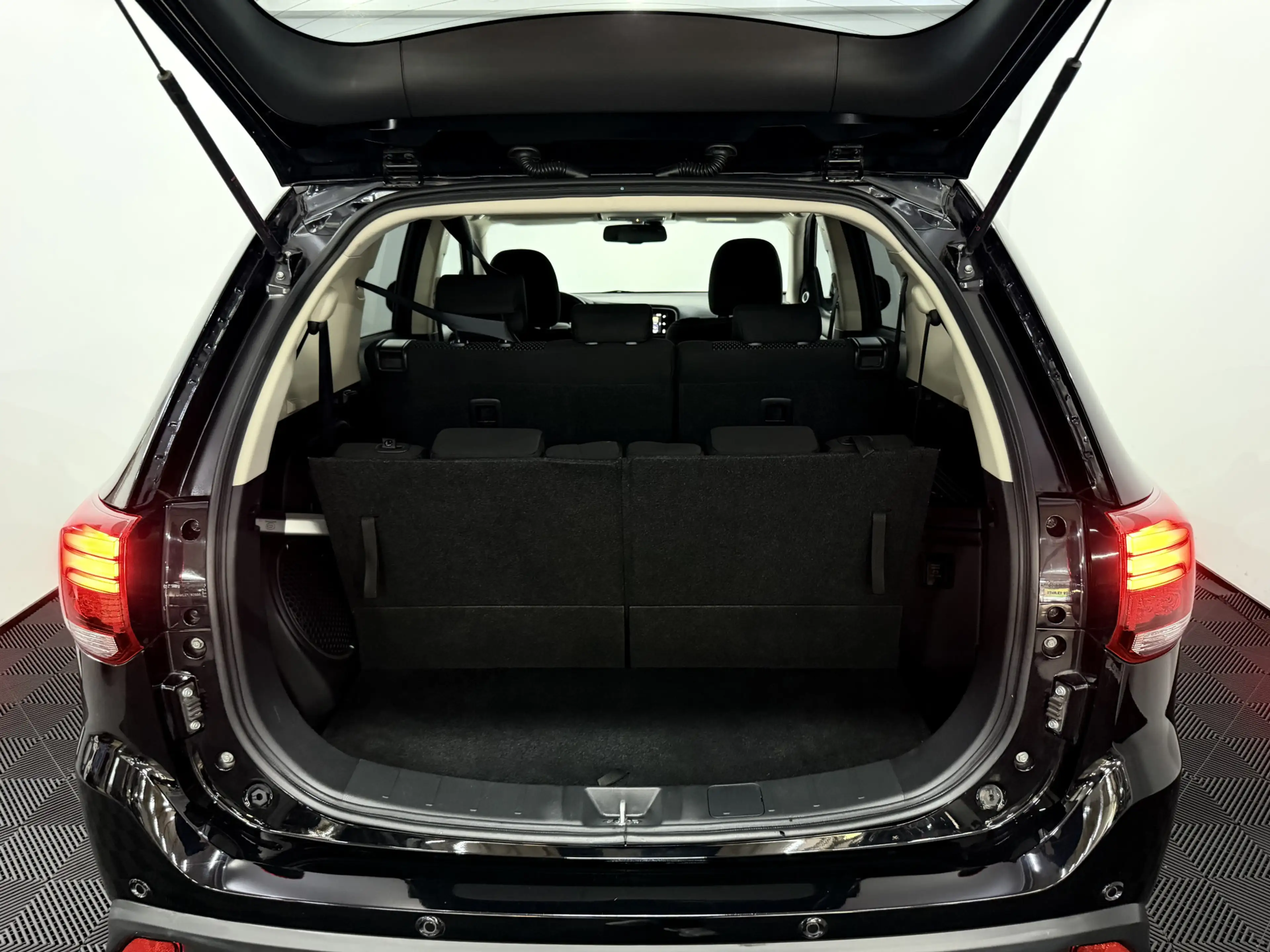 Mitsubishi Outlander 2.0 Executive Edition 7P Camera, Clima, Cruise con — photo 29