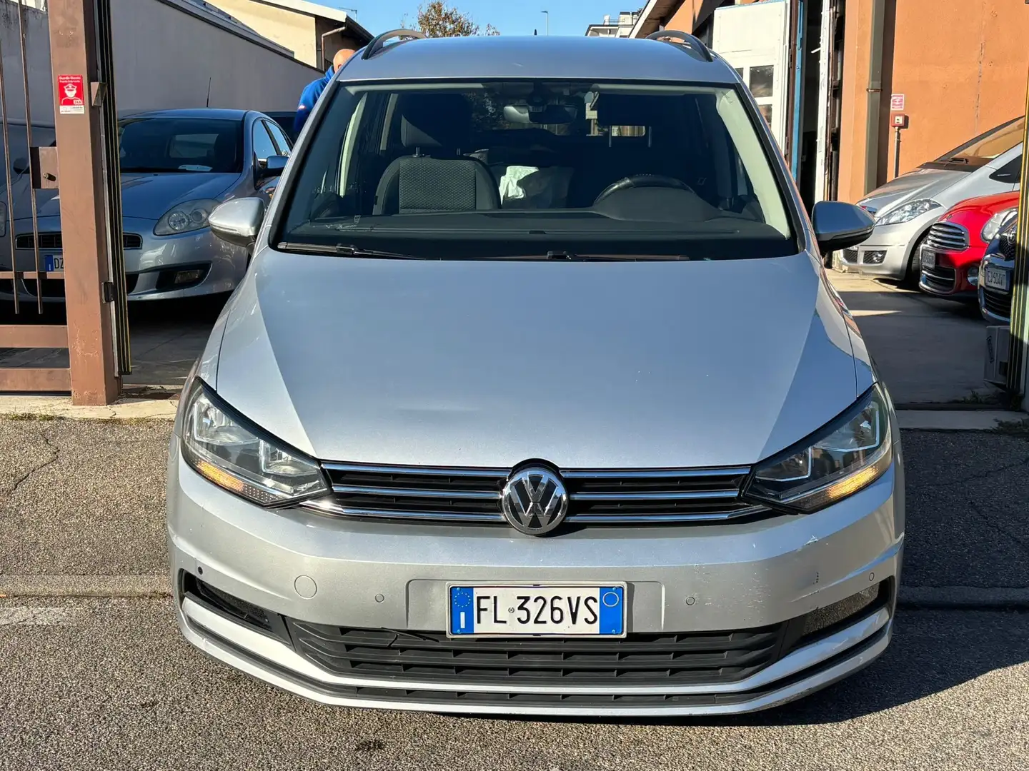 Volkswagen Touran 2.0 HIGHLINE 7 POSTI*AUTOMATICO* Gris - 2