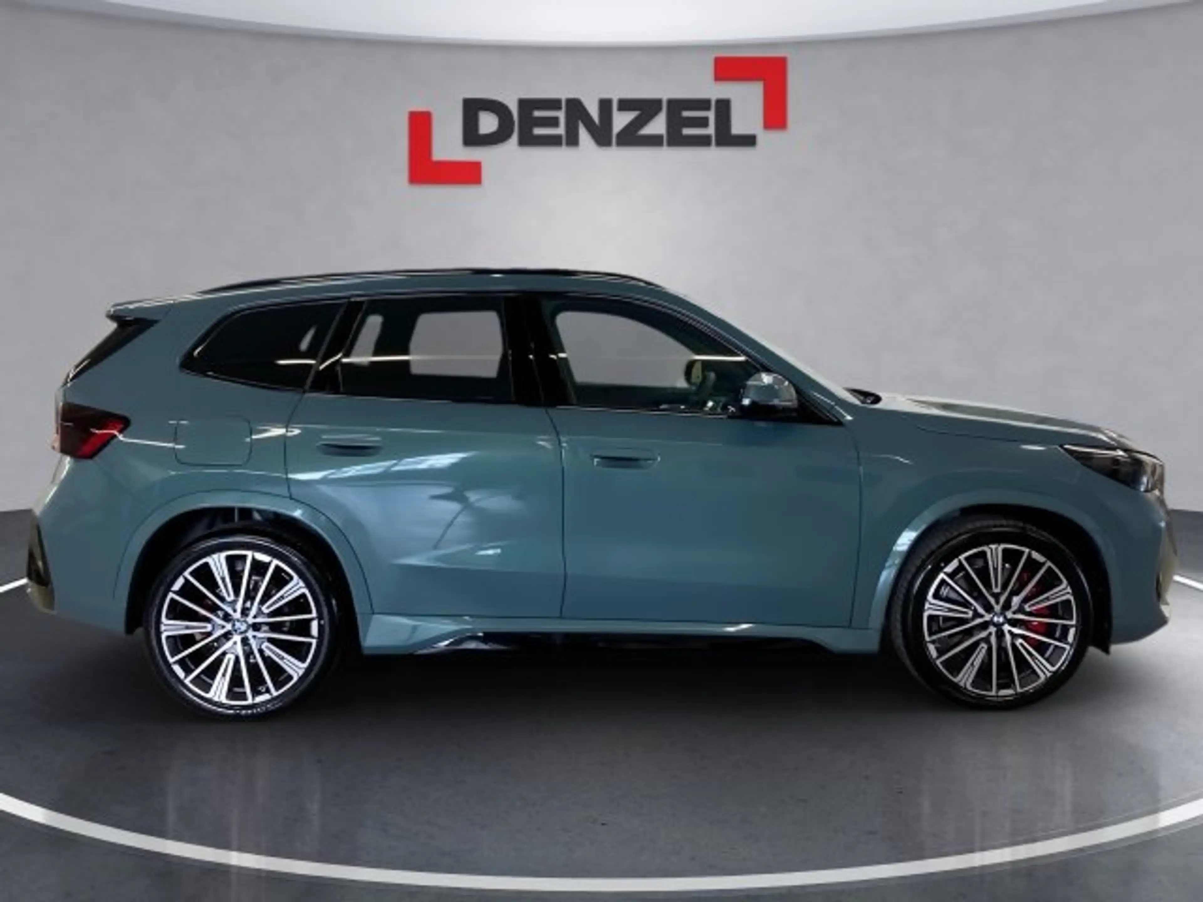 BMW iX1 eDrive 20 U11 — photo 5
