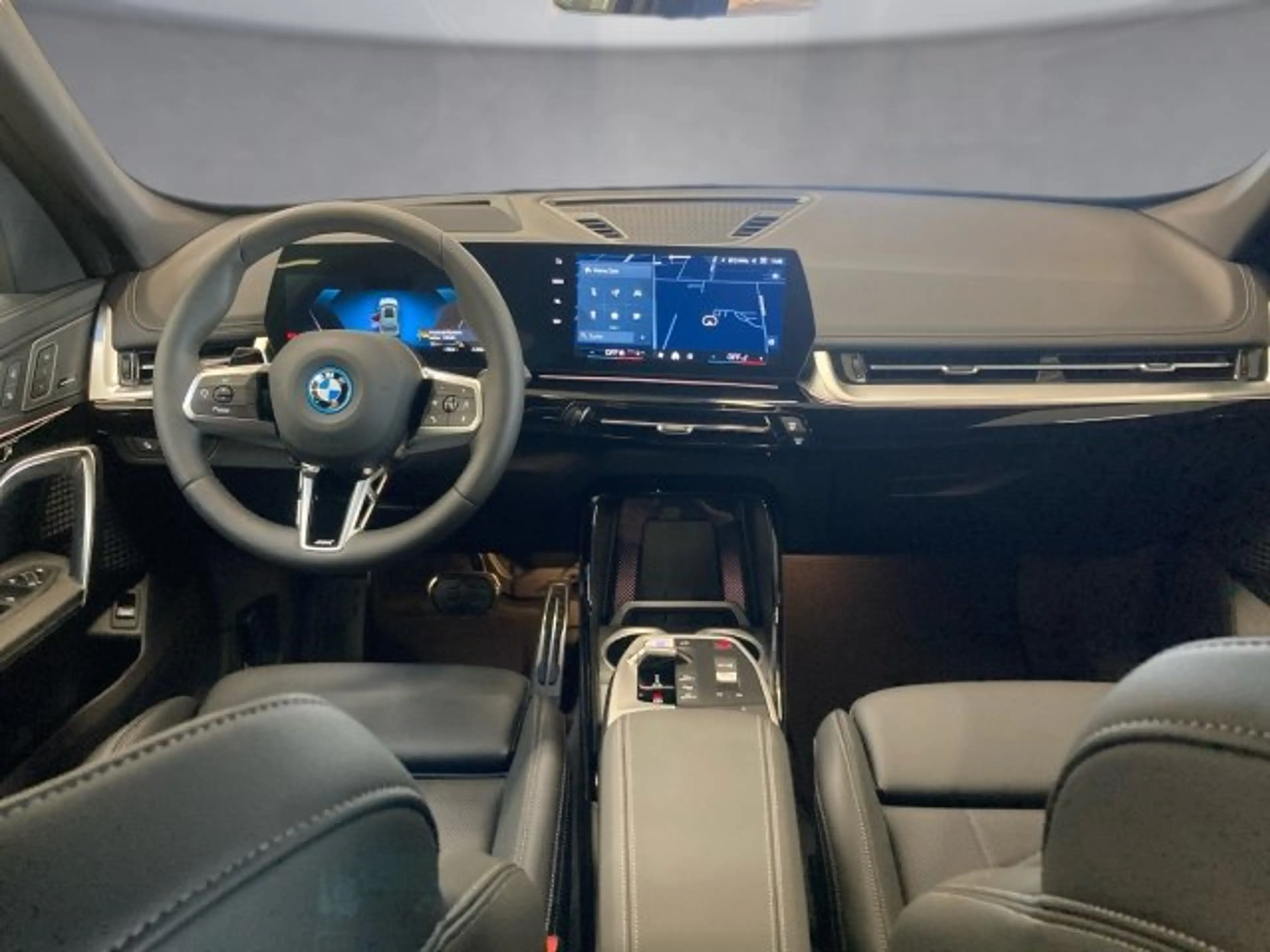 BMW iX1 eDrive 20 U11 — photo 9