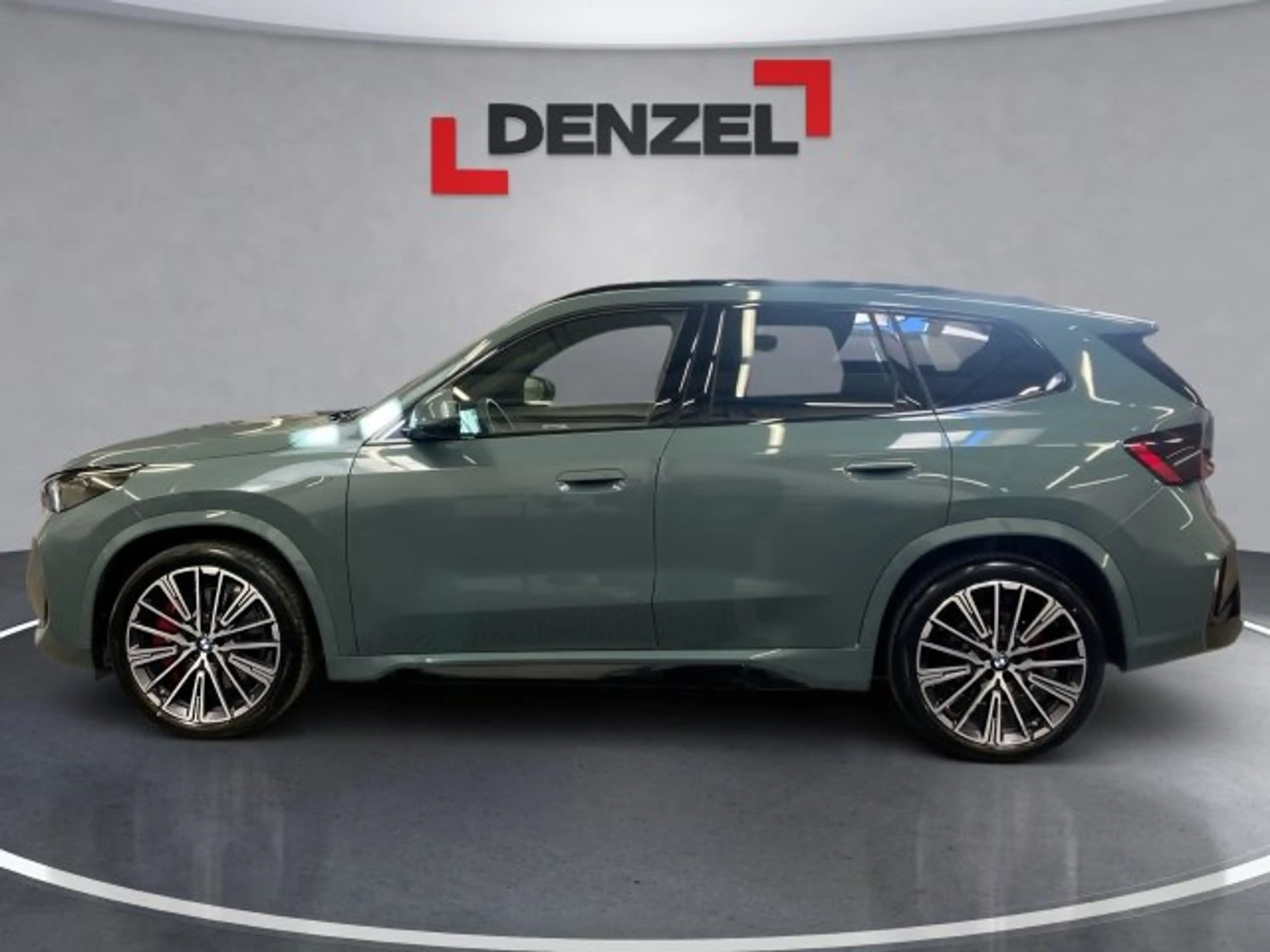 BMW iX1 eDrive 20 U11 — photo 2