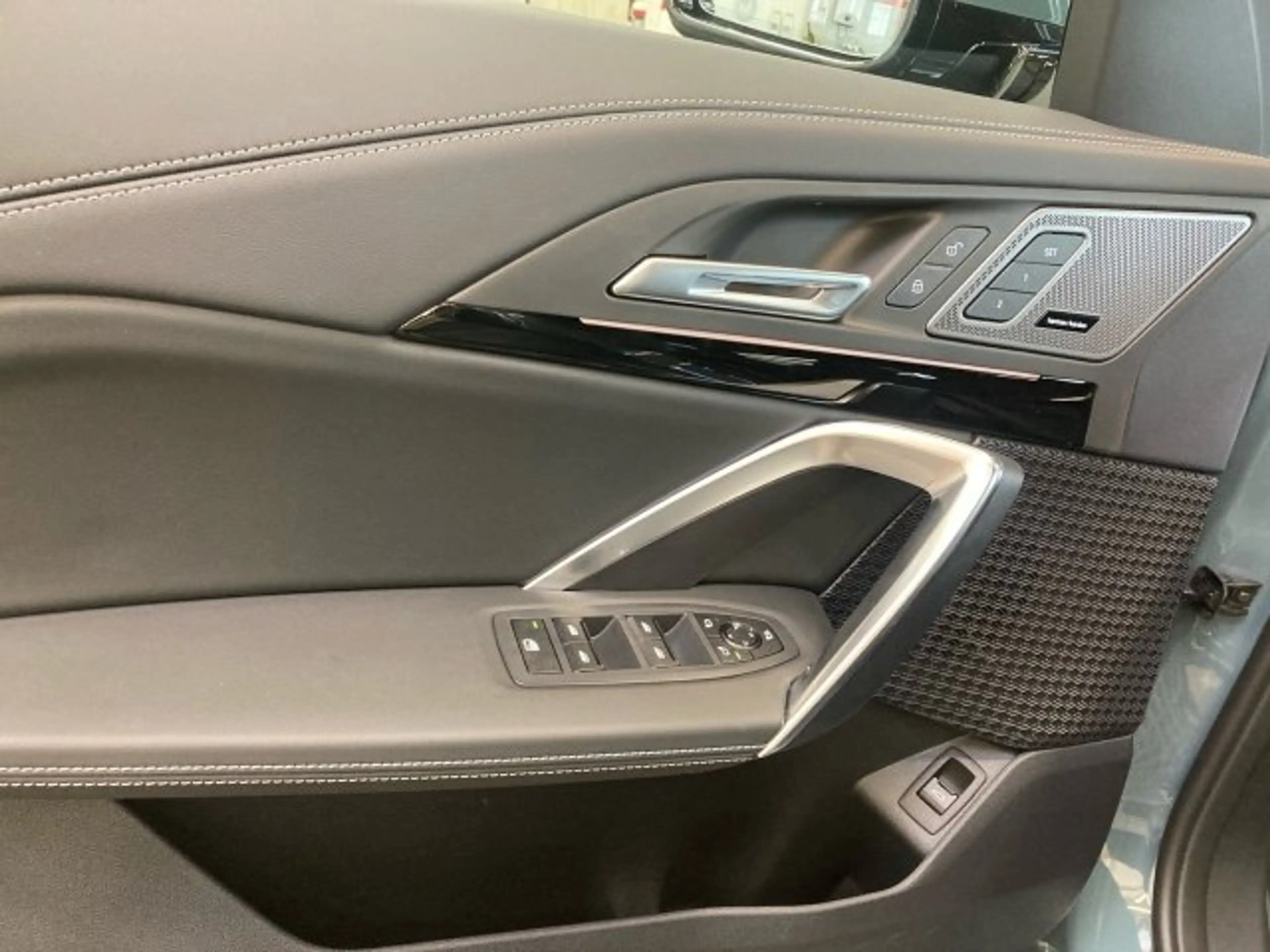 BMW iX1 eDrive 20 U11 — photo 14