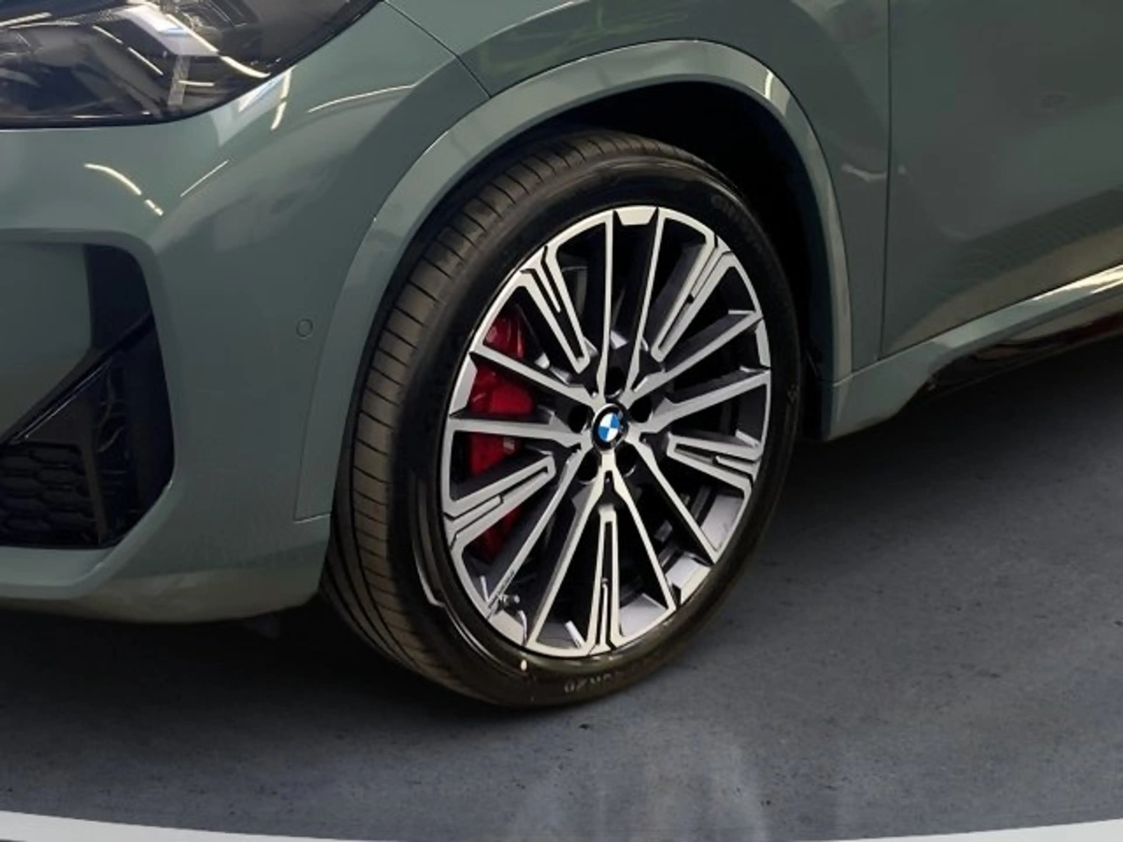 BMW iX1 eDrive 20 U11 — photo 8