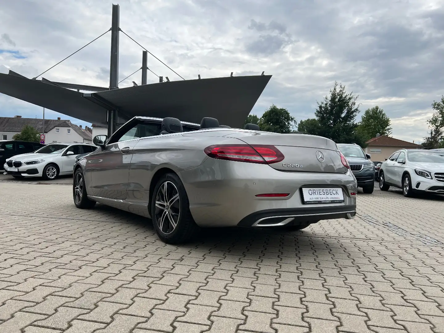 Mercedes-Benz C 220 d Cabrio *LED Navi Leder Head-up DAB Sitzh.* Argintiu - 2
