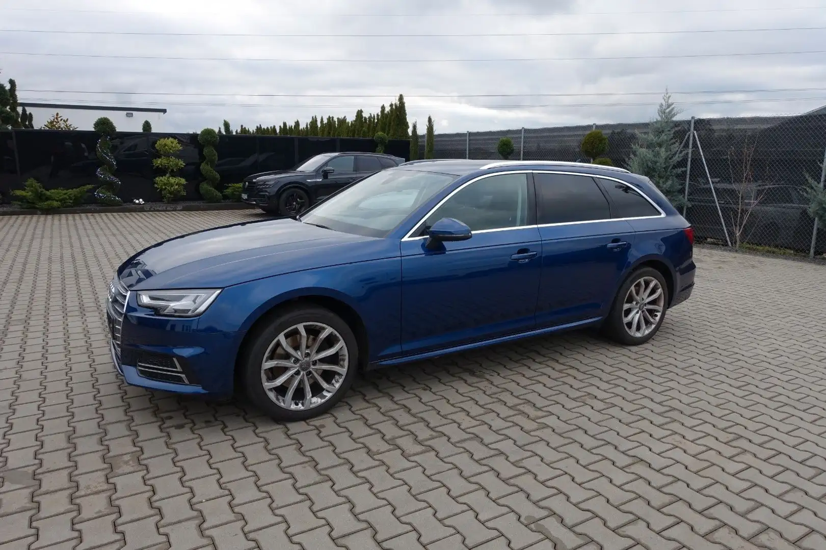 Audi A4 Avant 2.0TFSI ultra Sport *S Line*LED*Navi* Bleu - 1
