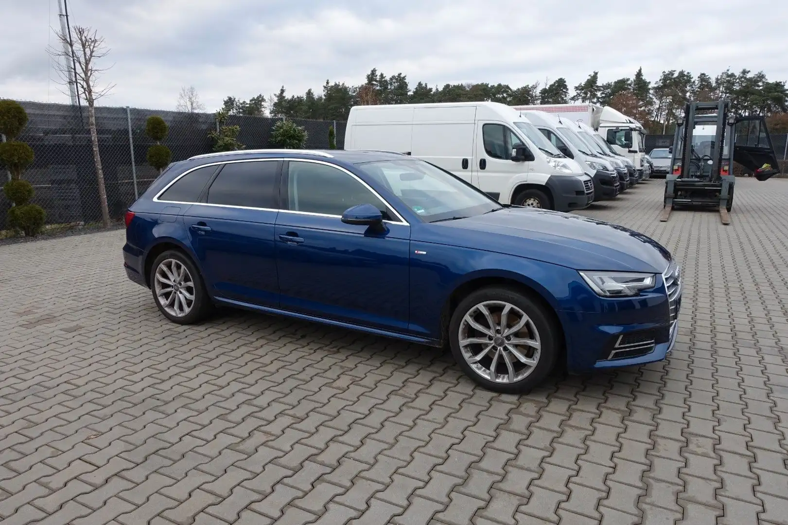 Audi A4 Avant 2.0TFSI ultra Sport *S Line*LED*Navi* Bleu - 2