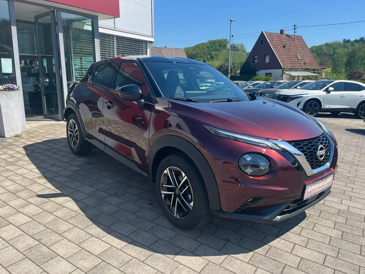Nissan Juke 1.0 DIG-T N-Connecta FLA SpurH LM LED PDC Zwart - 2