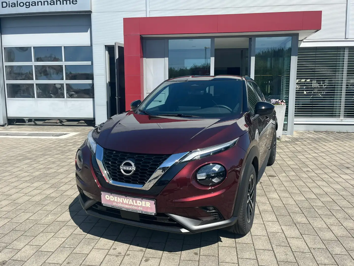 Nissan Juke 1.0 DIG-T N-Connecta FLA SpurH LM LED PDC Zwart - 1