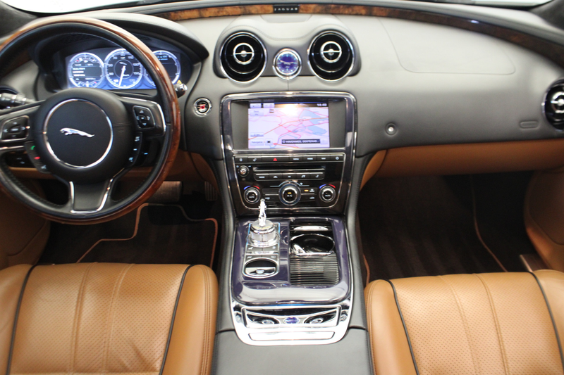 Jaguar XJ 5.0 V8 Portfolio — photo 11