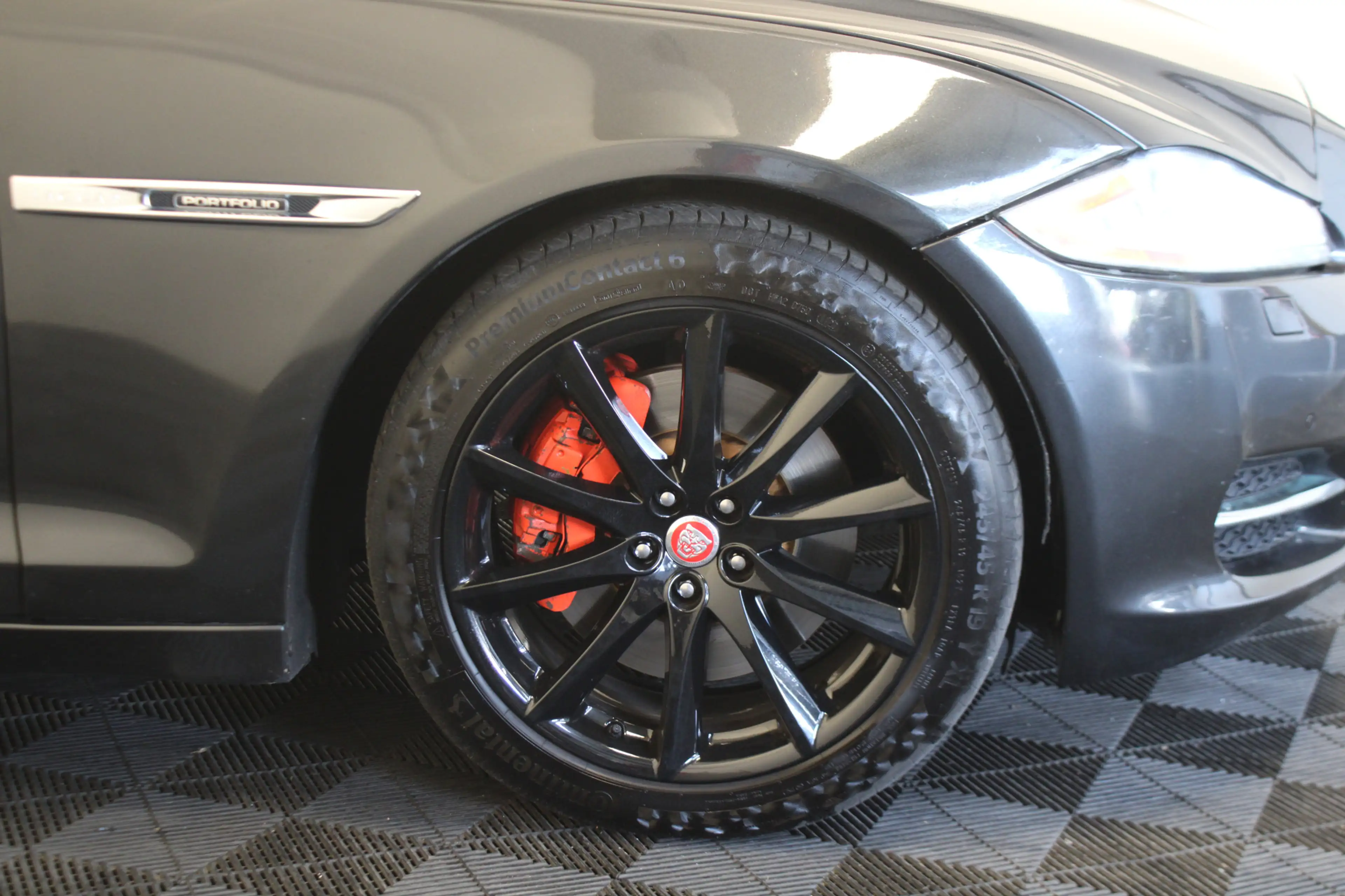 Jaguar XJ 5.0 V8 Portfolio — photo 10