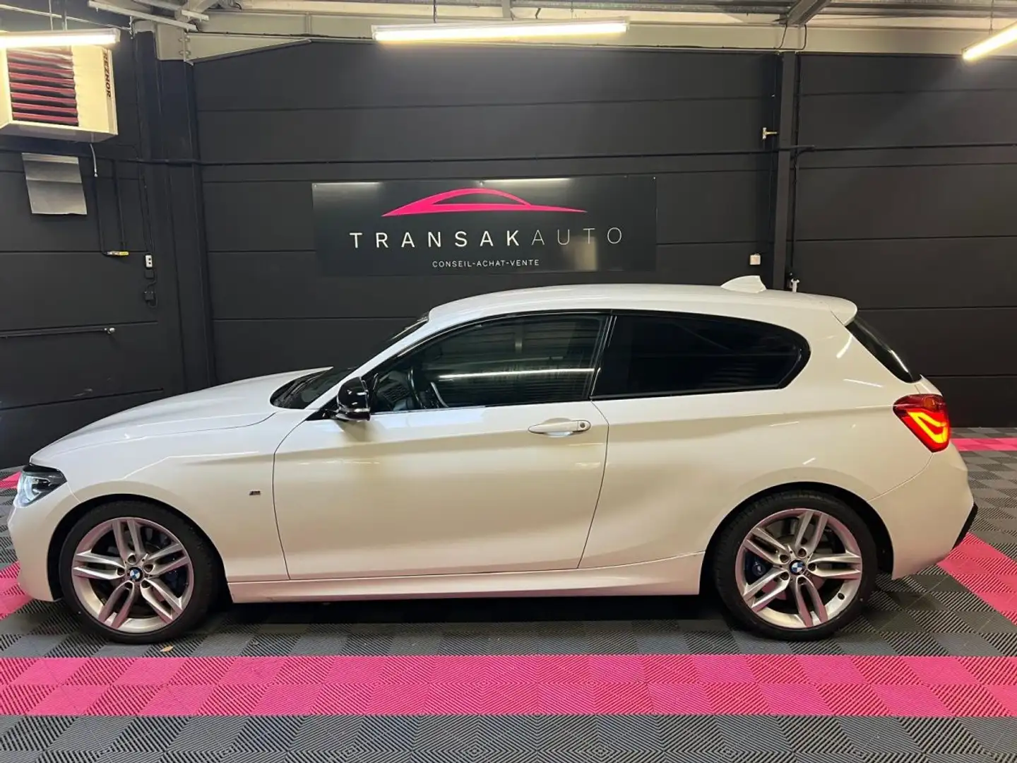 BMW 120 SERIE F20 LCI 120i 177 ch M Sport A Blanc - 2