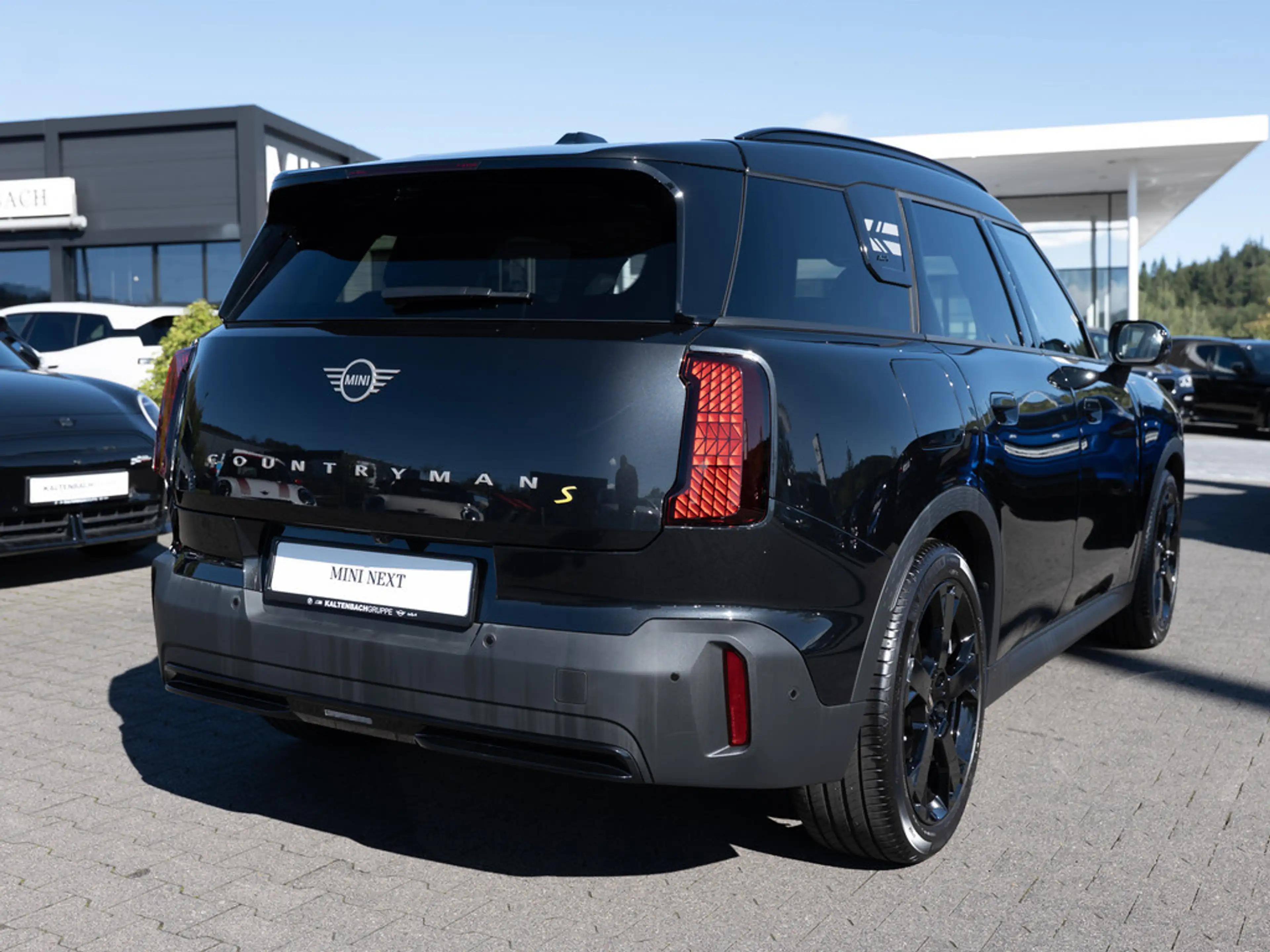 MINI Cooper SE Countryman — photo 6