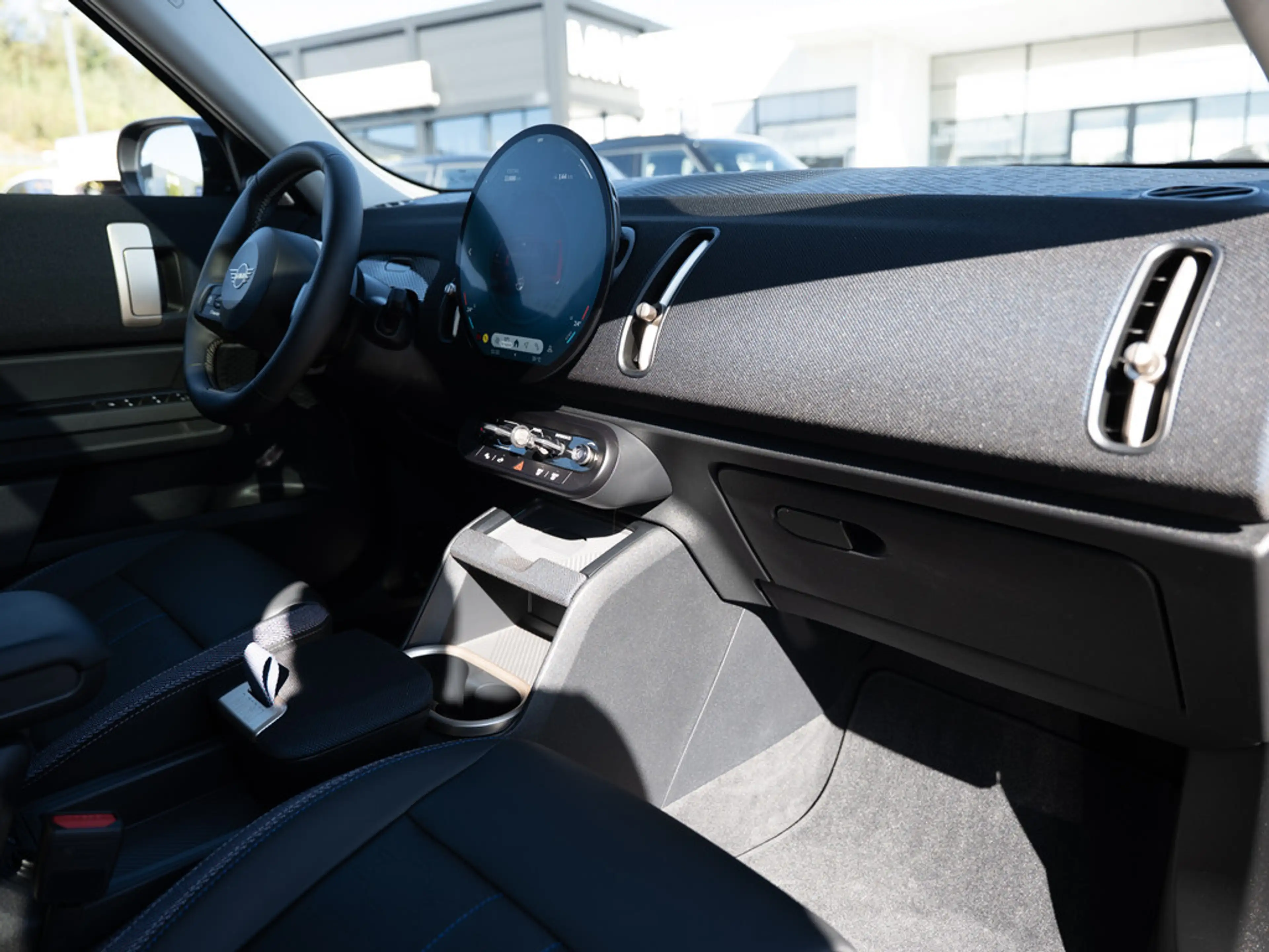 MINI Cooper SE Countryman — photo 9