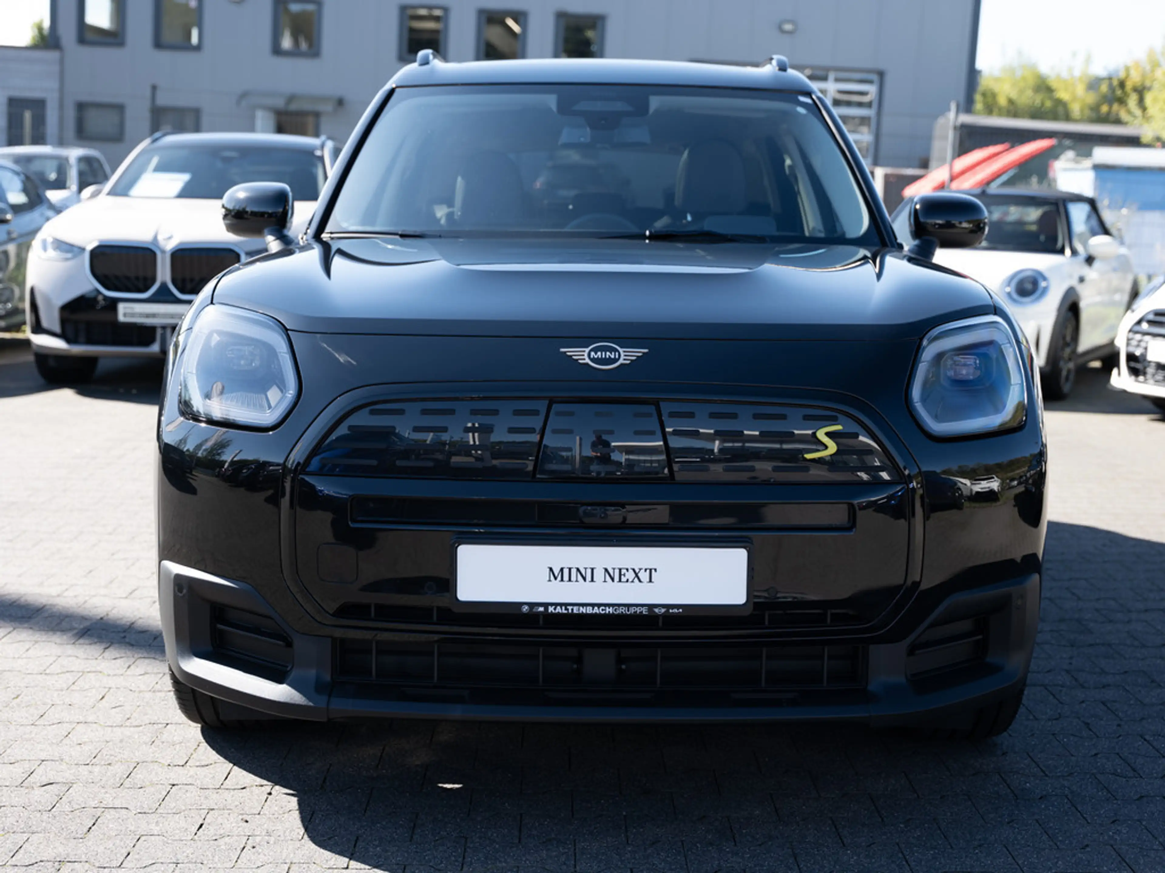 MINI Cooper SE Countryman — photo 3