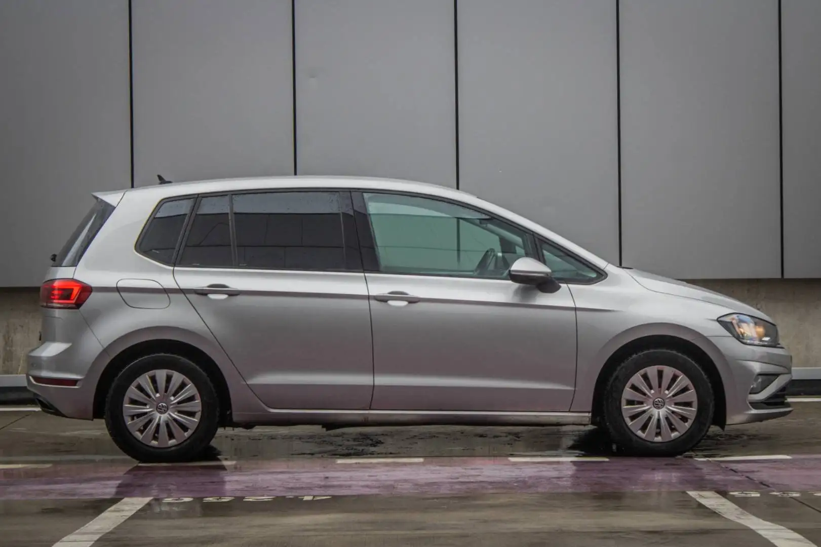 Volkswagen Golf Sportsvan 1.6 TDI SCR Trendline Silver - 1