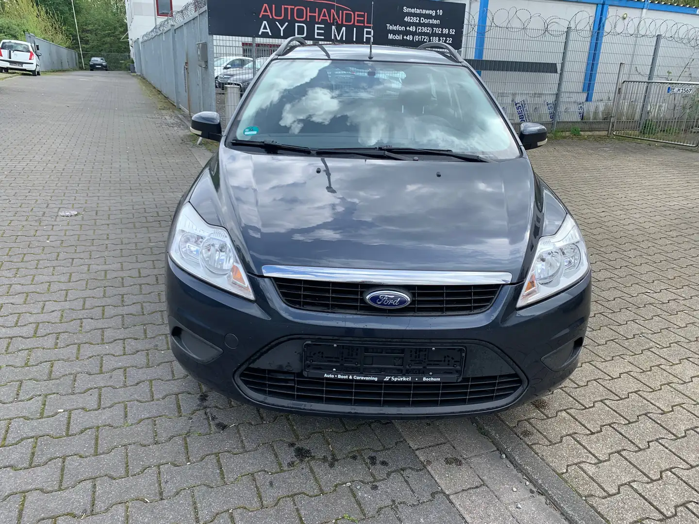 Ford Focus Concept Gris - 2