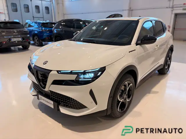 Alfa Romeo Junior 1.2 ibrida Speciale 145cv edct6 Pack Tecno // DEMO PETRINAUTO //