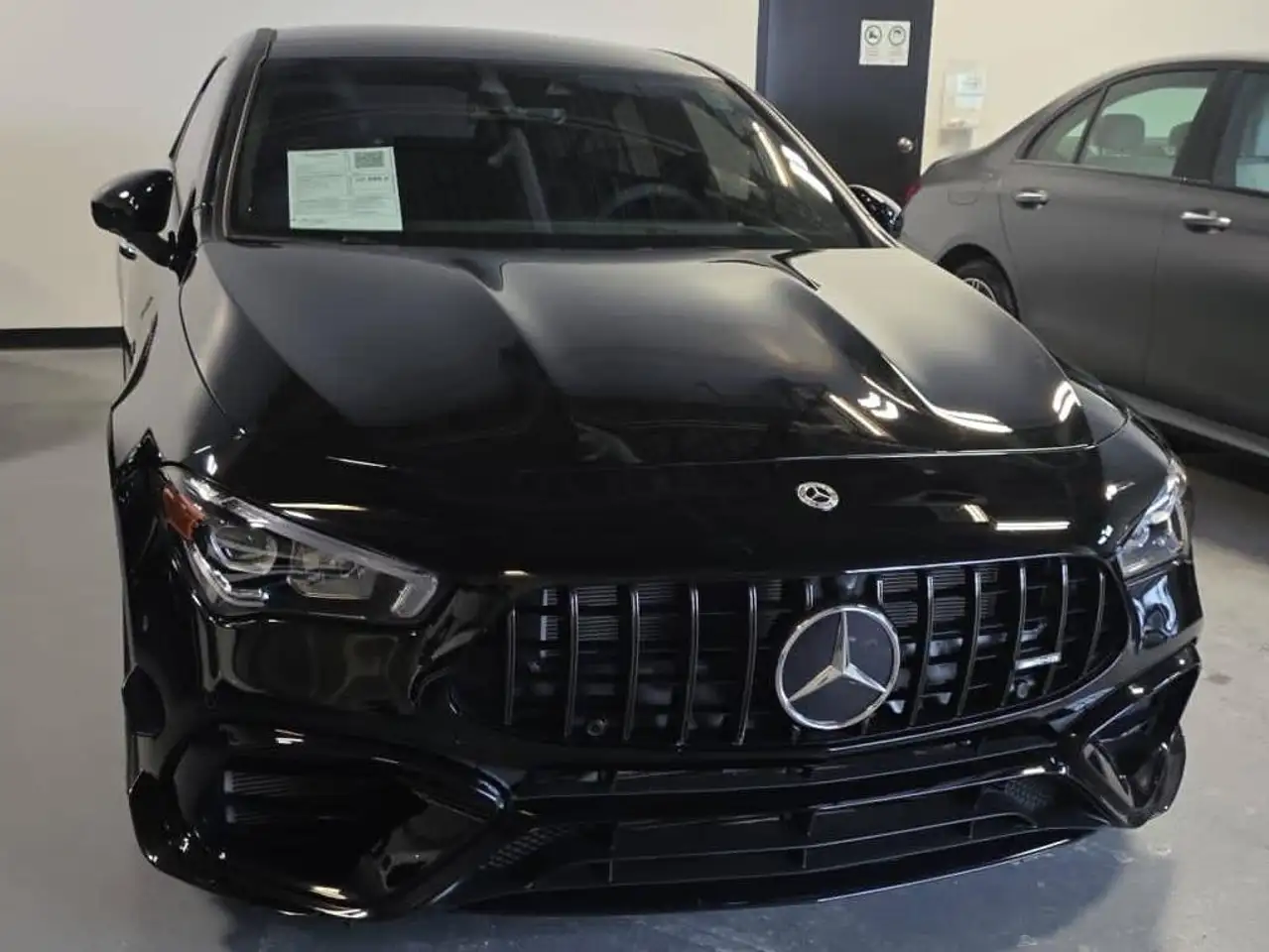 Mercedes-Benz CLA снимка Mercedes-Benz CLA