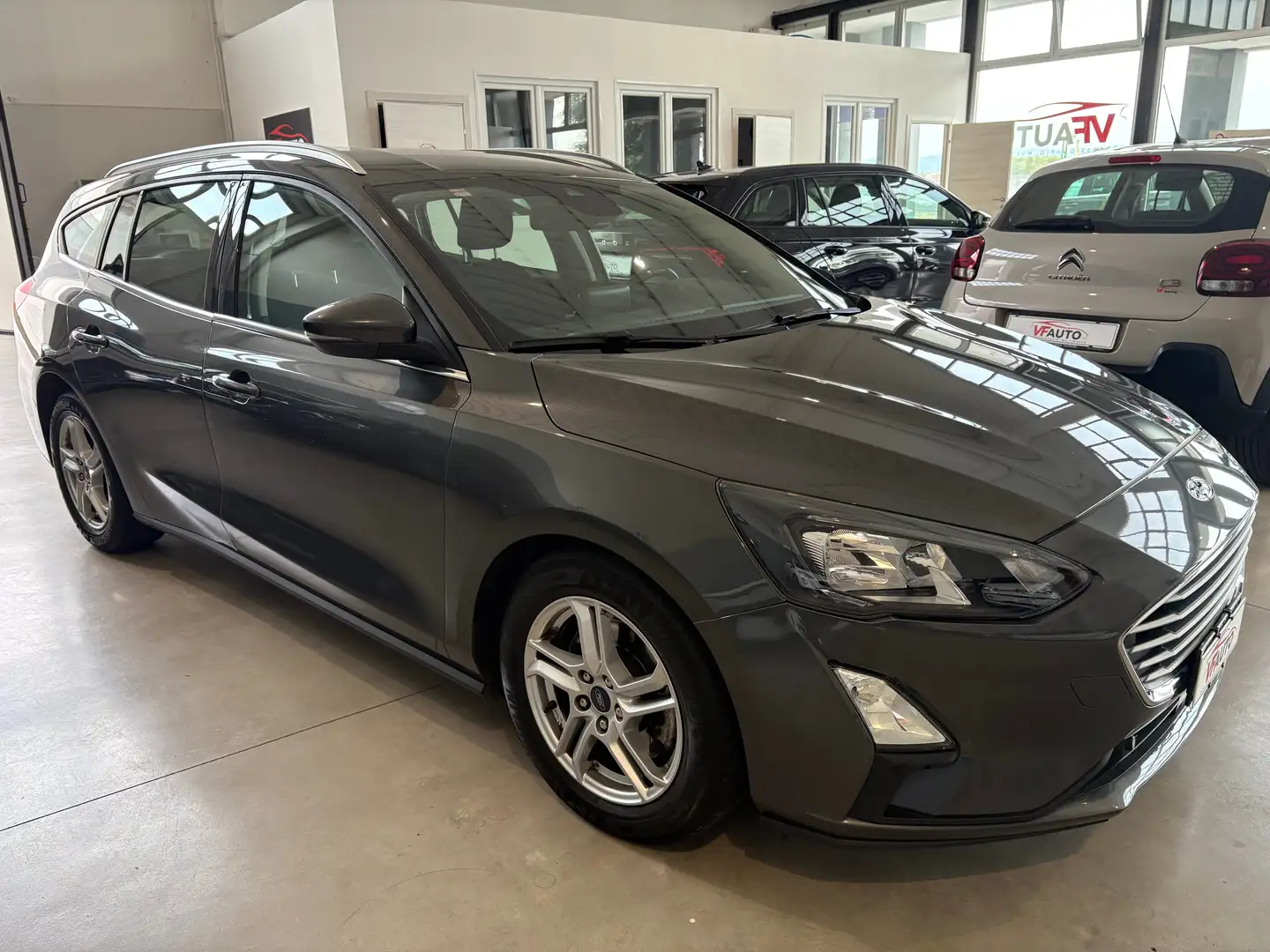 Ford Focus Focus V SW SW 1.5 ecoblue Business Co-pilot s Grau - 2