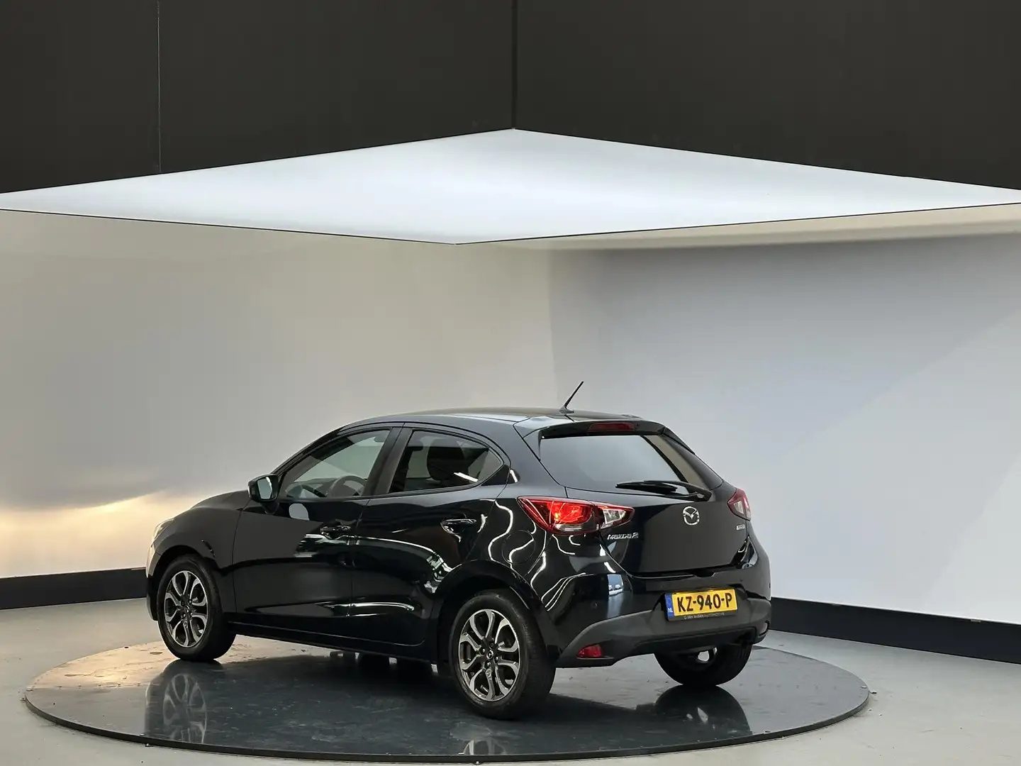 Mazda 2 1.5 Skyactiv-G GT-M Line | LM velgen | Stoel verwa Zwart - 2