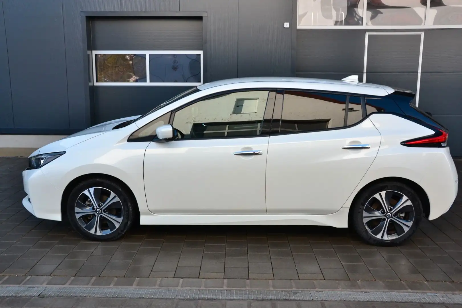 Nissan Leaf Nissan Leaf (ZE1) N-Connecta 40 kWh* LED* Winter Weiß - 2