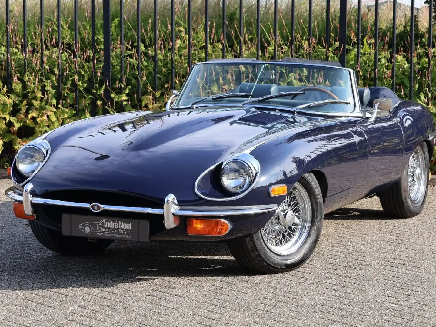 Jaguar E-Type S2 OTS Bleu - 1