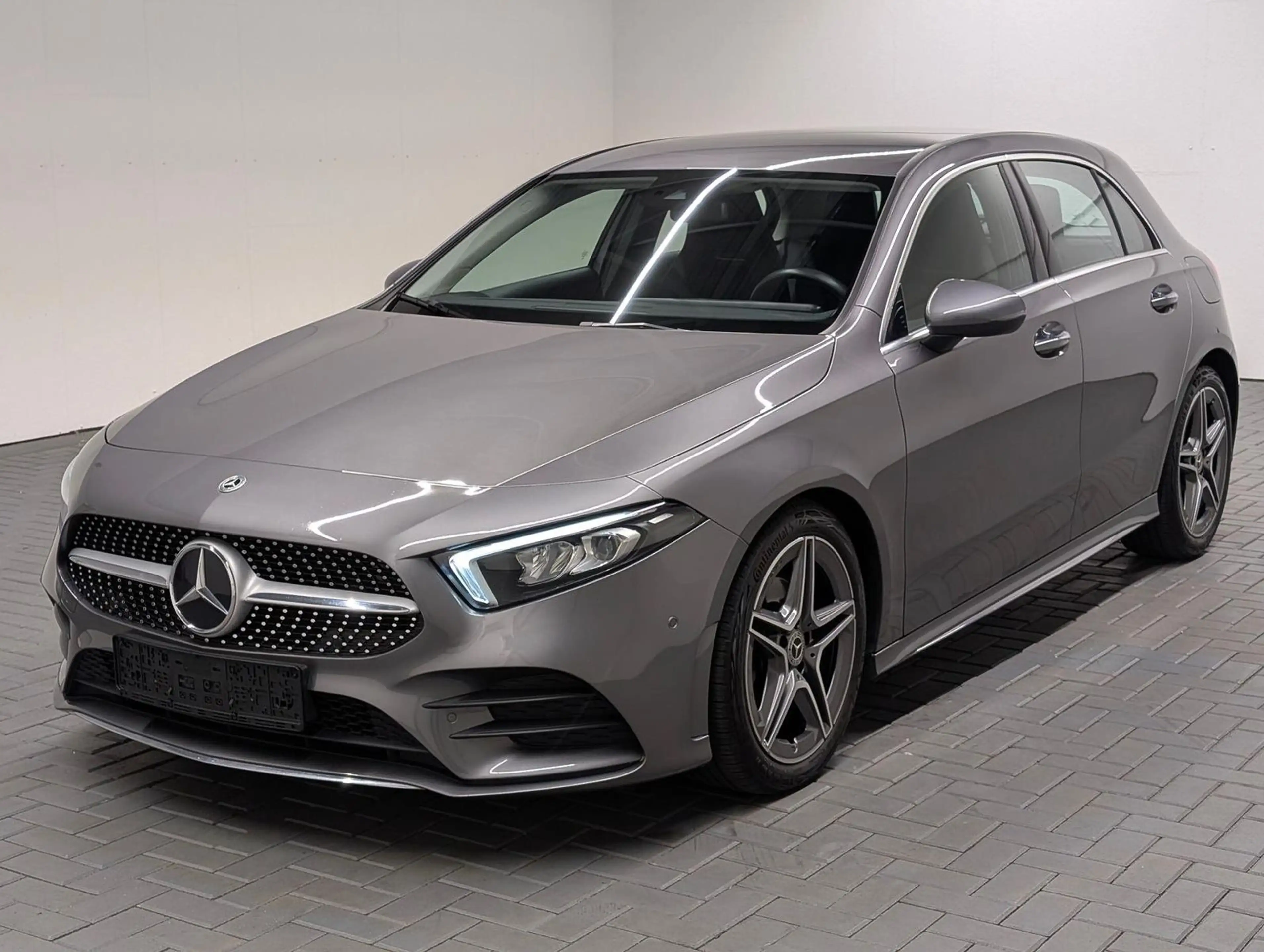 Mercedes-Benz A 180 d AMG-Line LED/Navi/SHZ/PDC/Tempom./18-LM