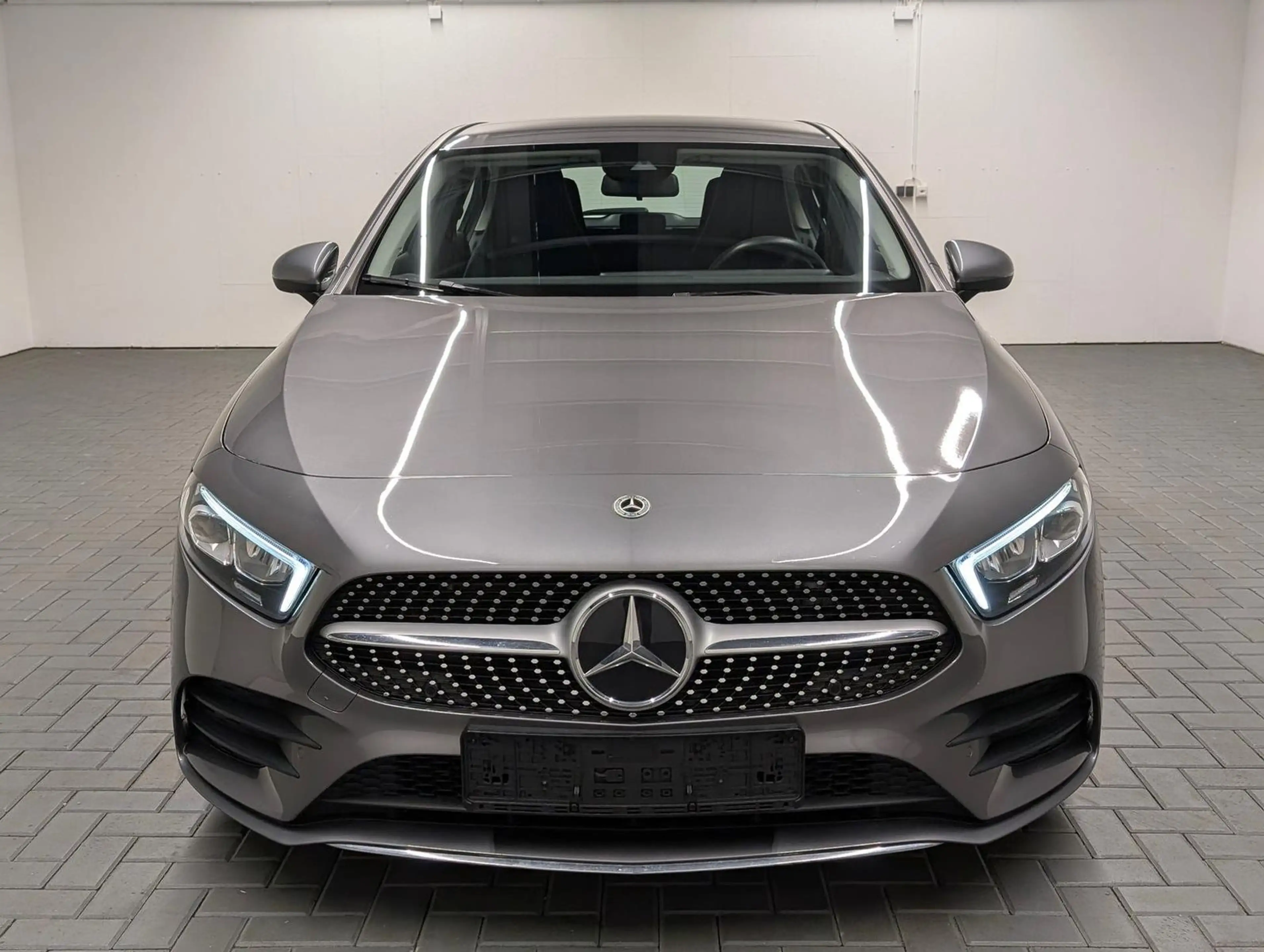 Mercedes-Benz A 180 d AMG-Line LED/Navi/SHZ/PDC/Tempom./18-LM — photo 7